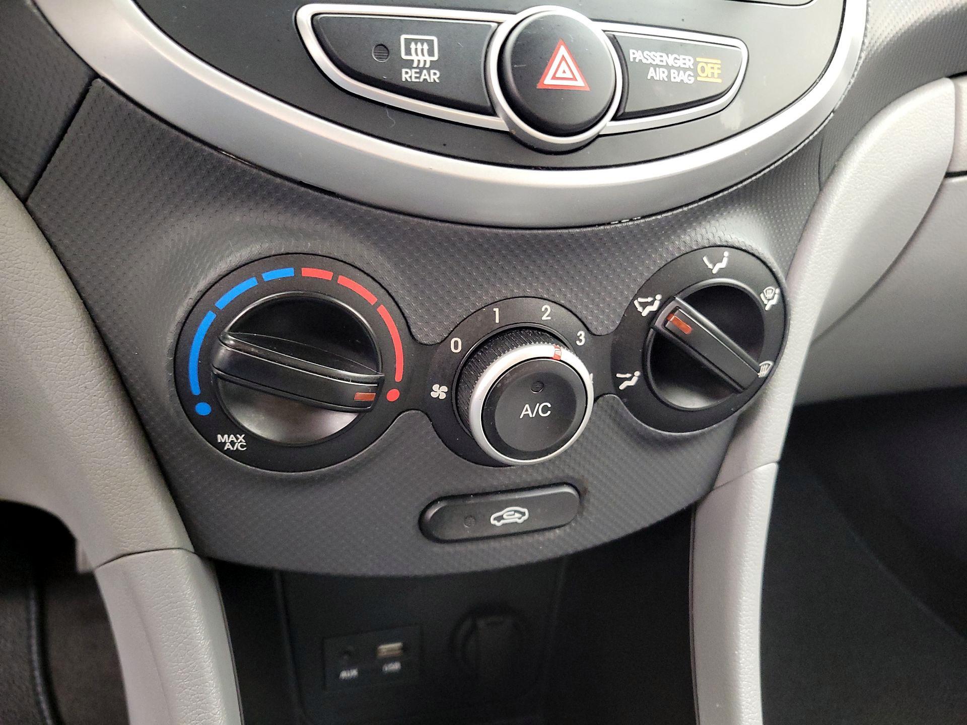 Thumbnail: 2014 Hyundai Accent - 15