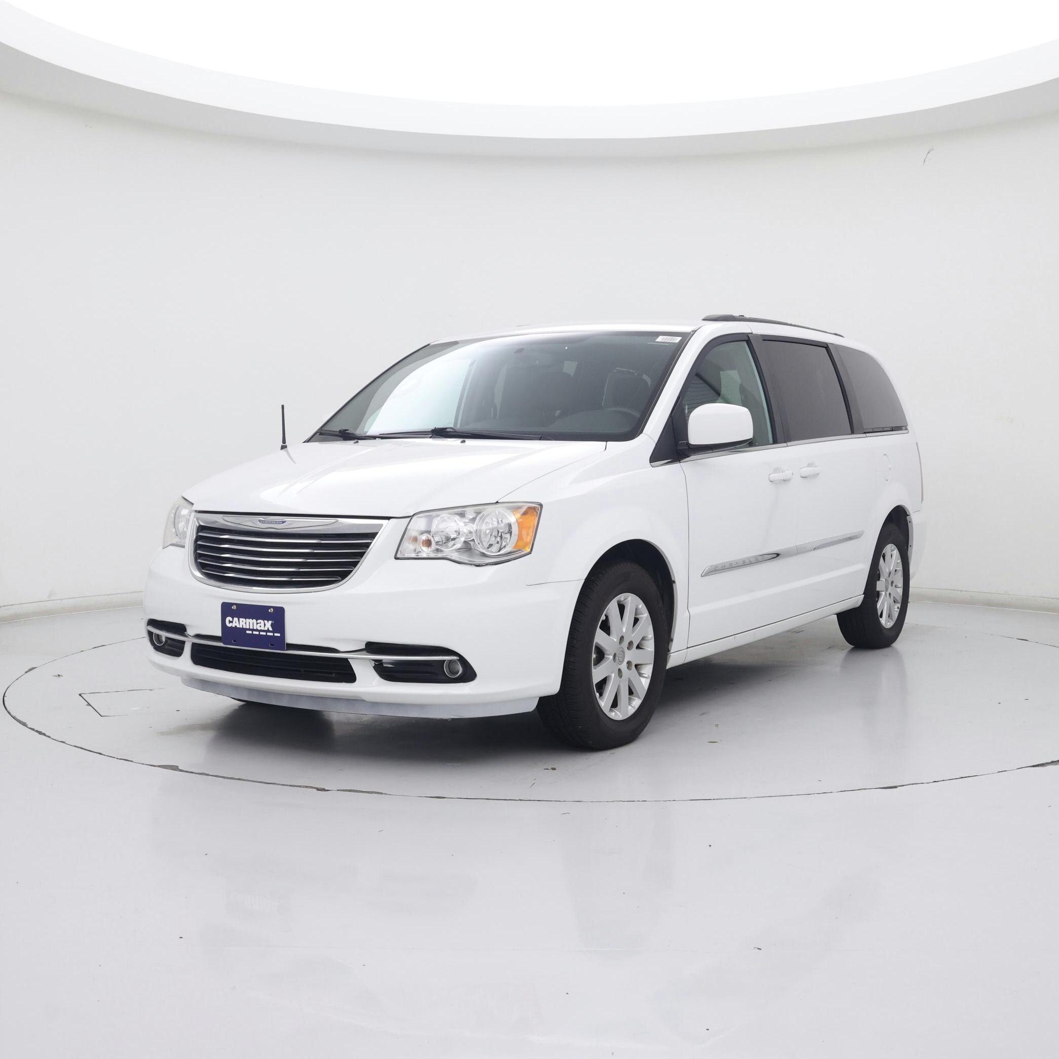 Thumbnail: 2014 Chrysler Town & Country - 4
