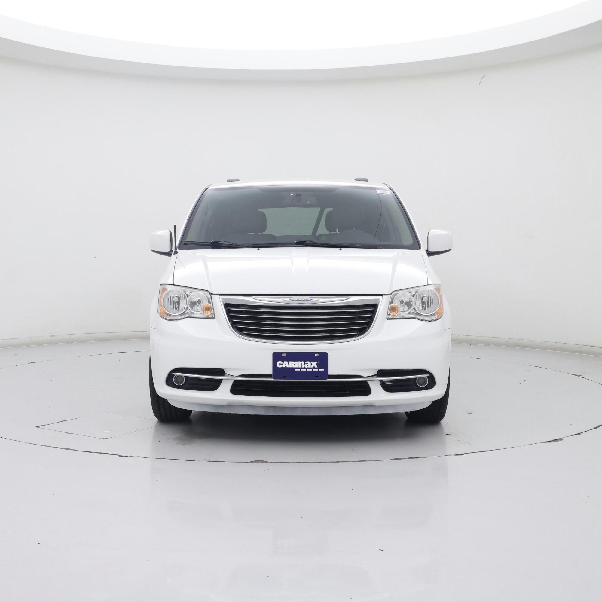 Thumbnail: 2014 Chrysler Town & Country - 5