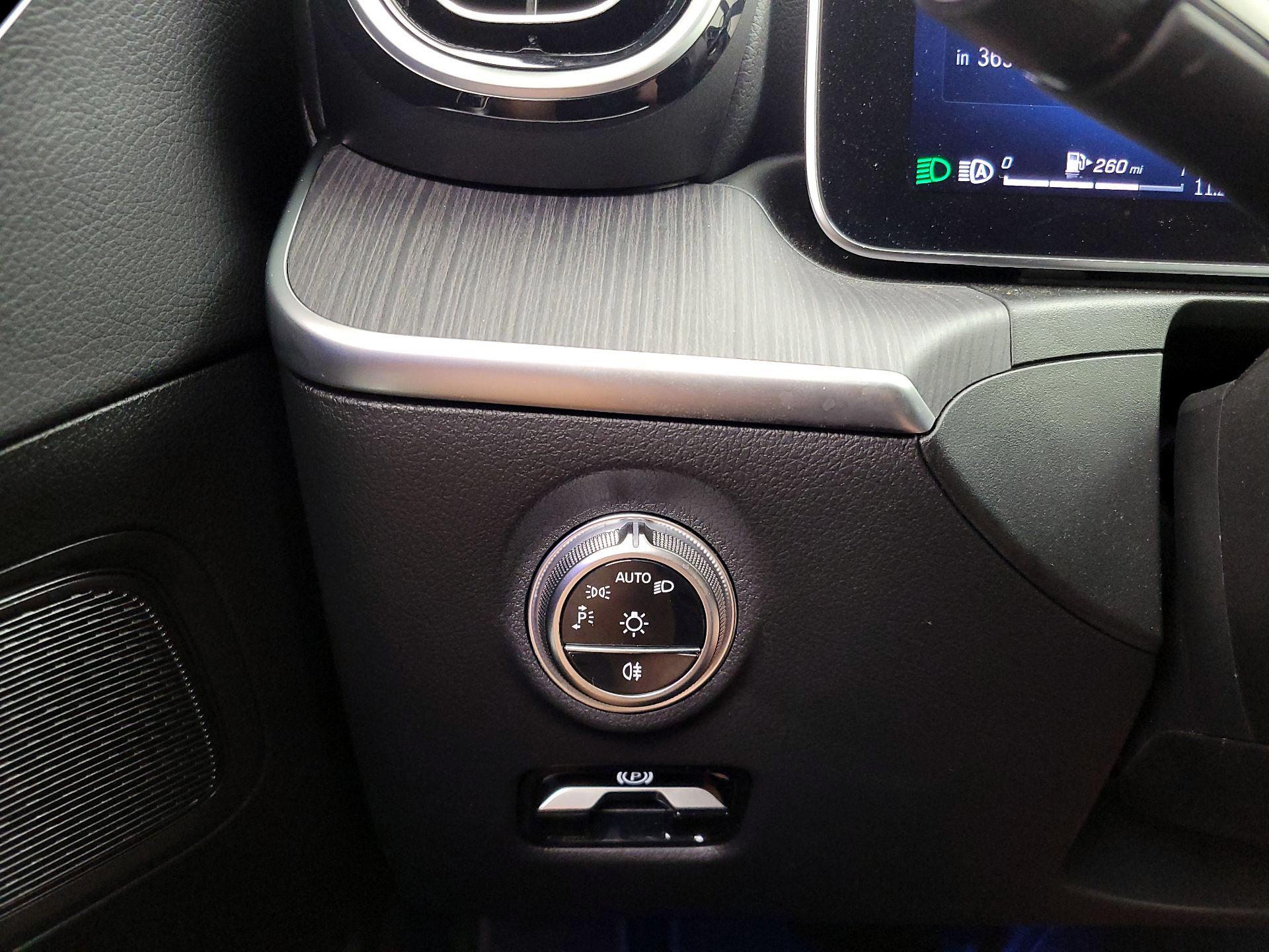 Thumbnail: 2024 Mercedes-Benz C-Class - 13