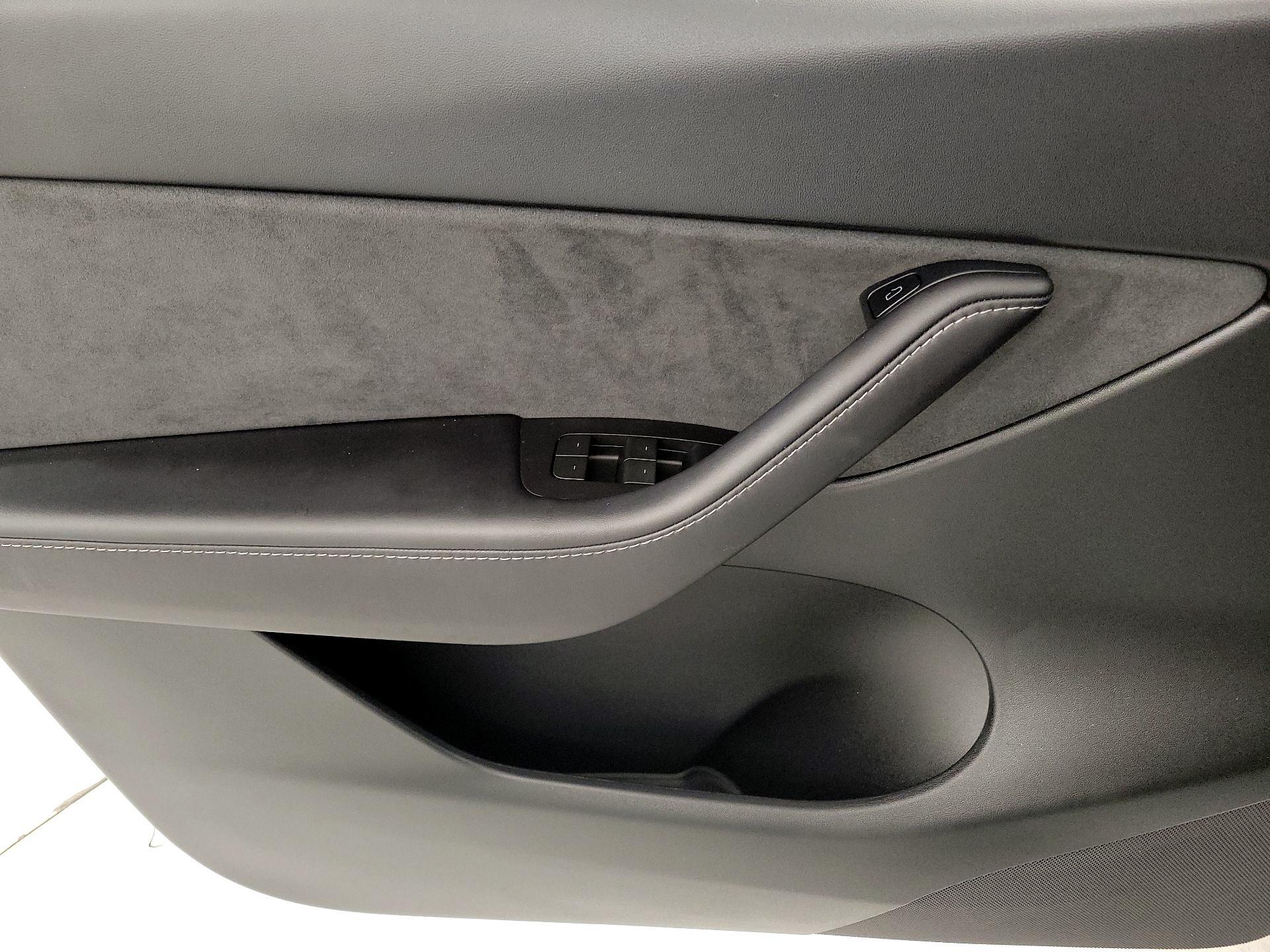 Thumbnail: 2022 Tesla Model Y - 12