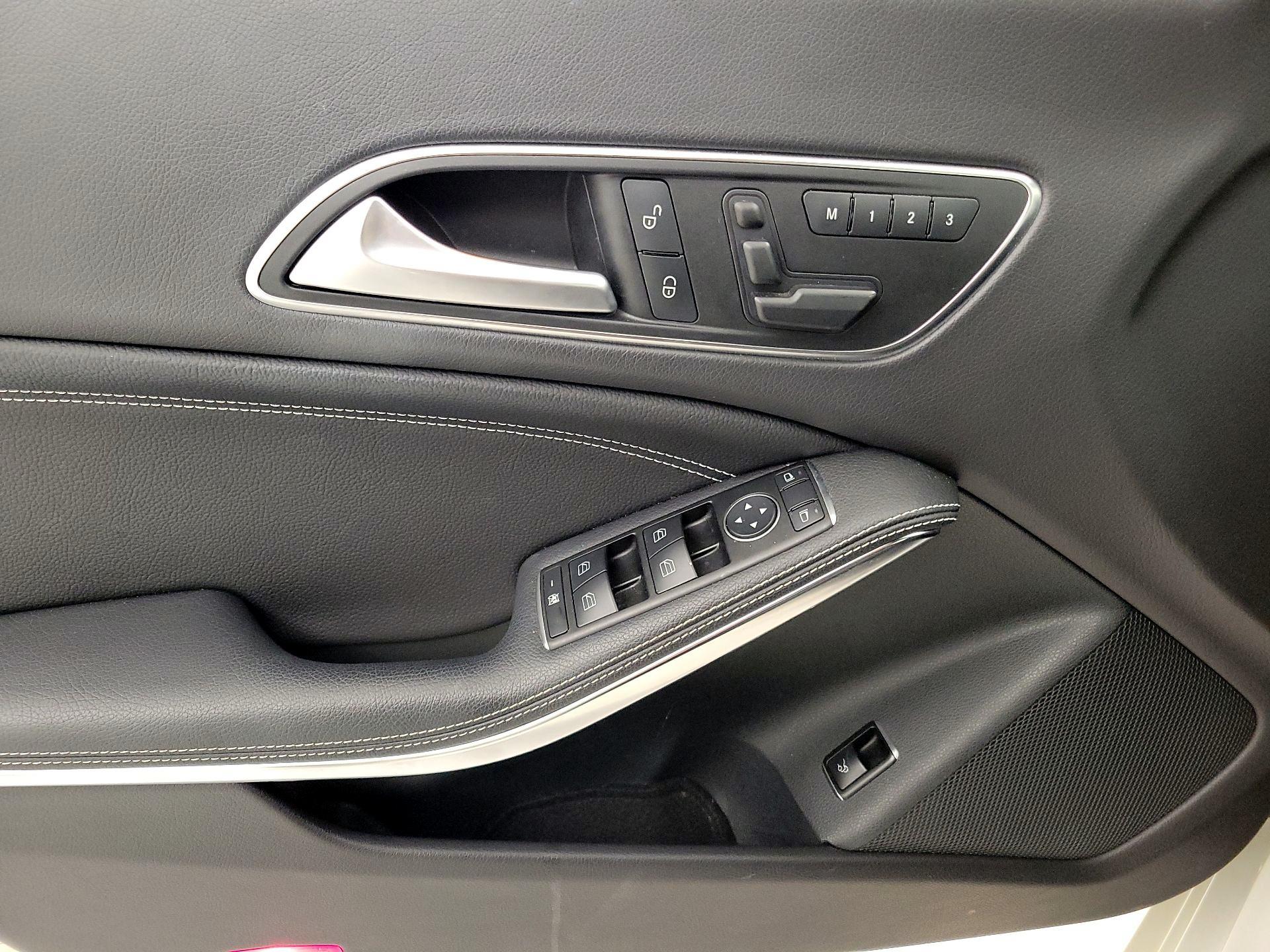 Thumbnail: 2014 Mercedes-Benz CLA - 12