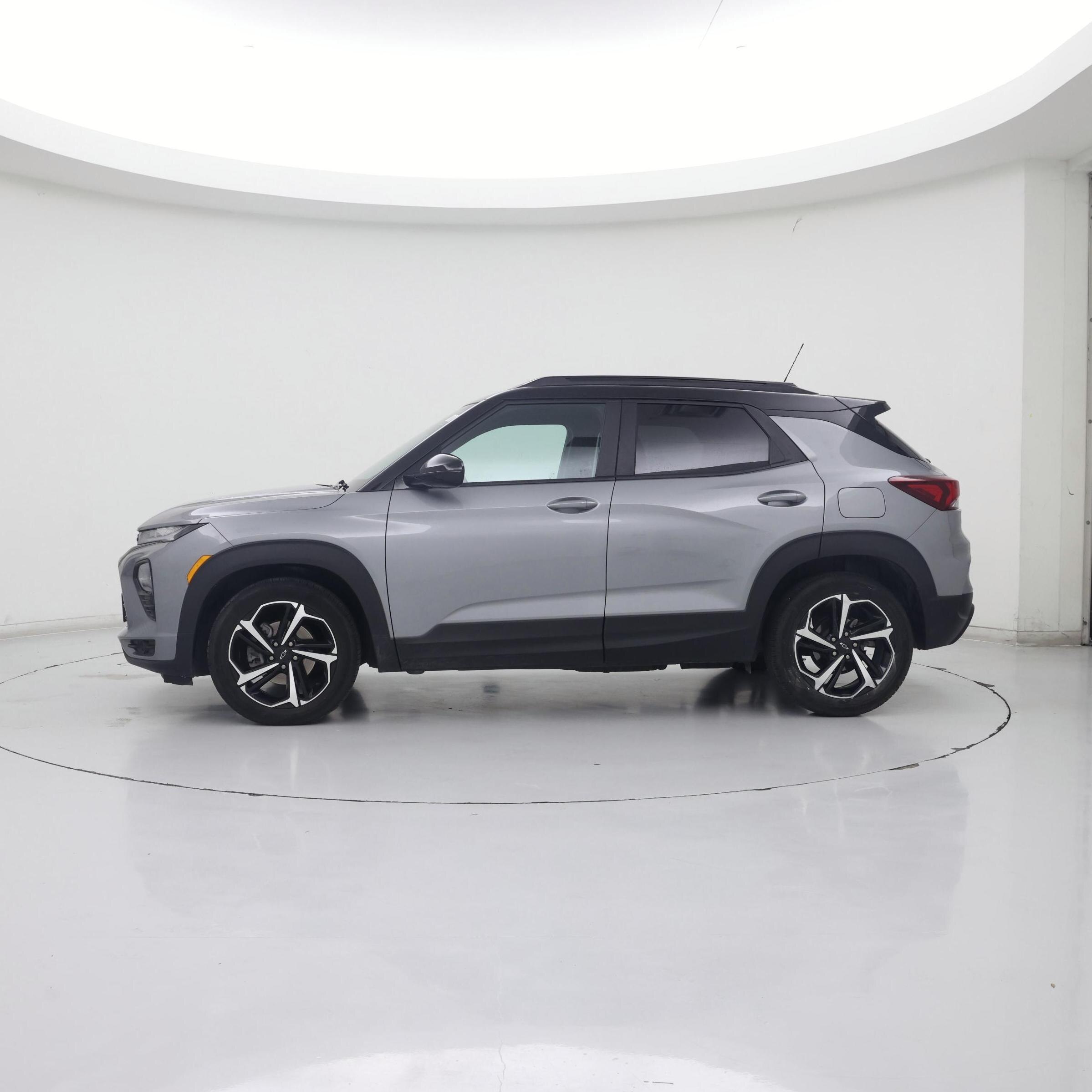 Thumbnail: 2023 Chevrolet TrailBlazer - 3