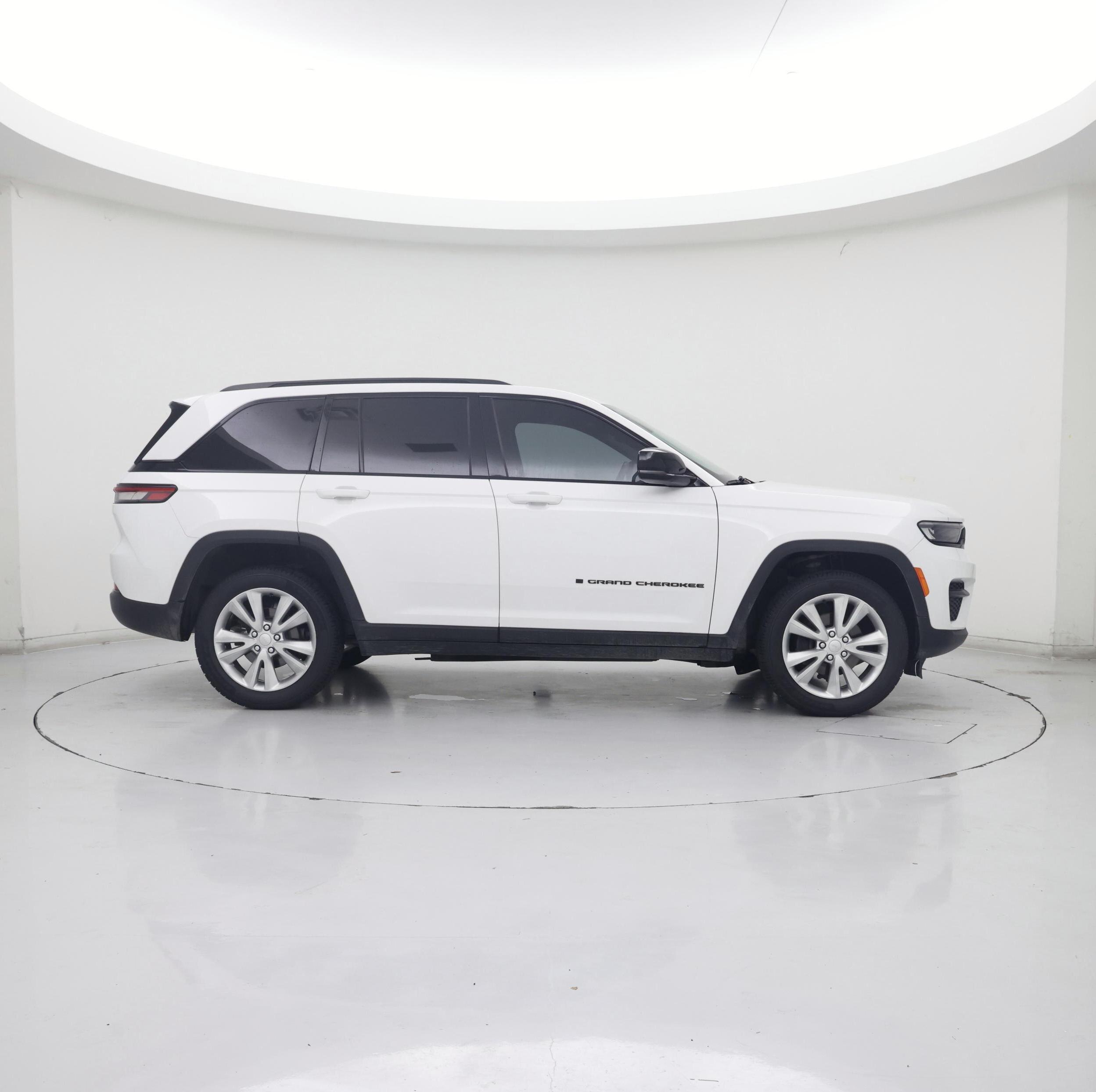 Thumbnail: 2023 Jeep Grand Cherokee - 7