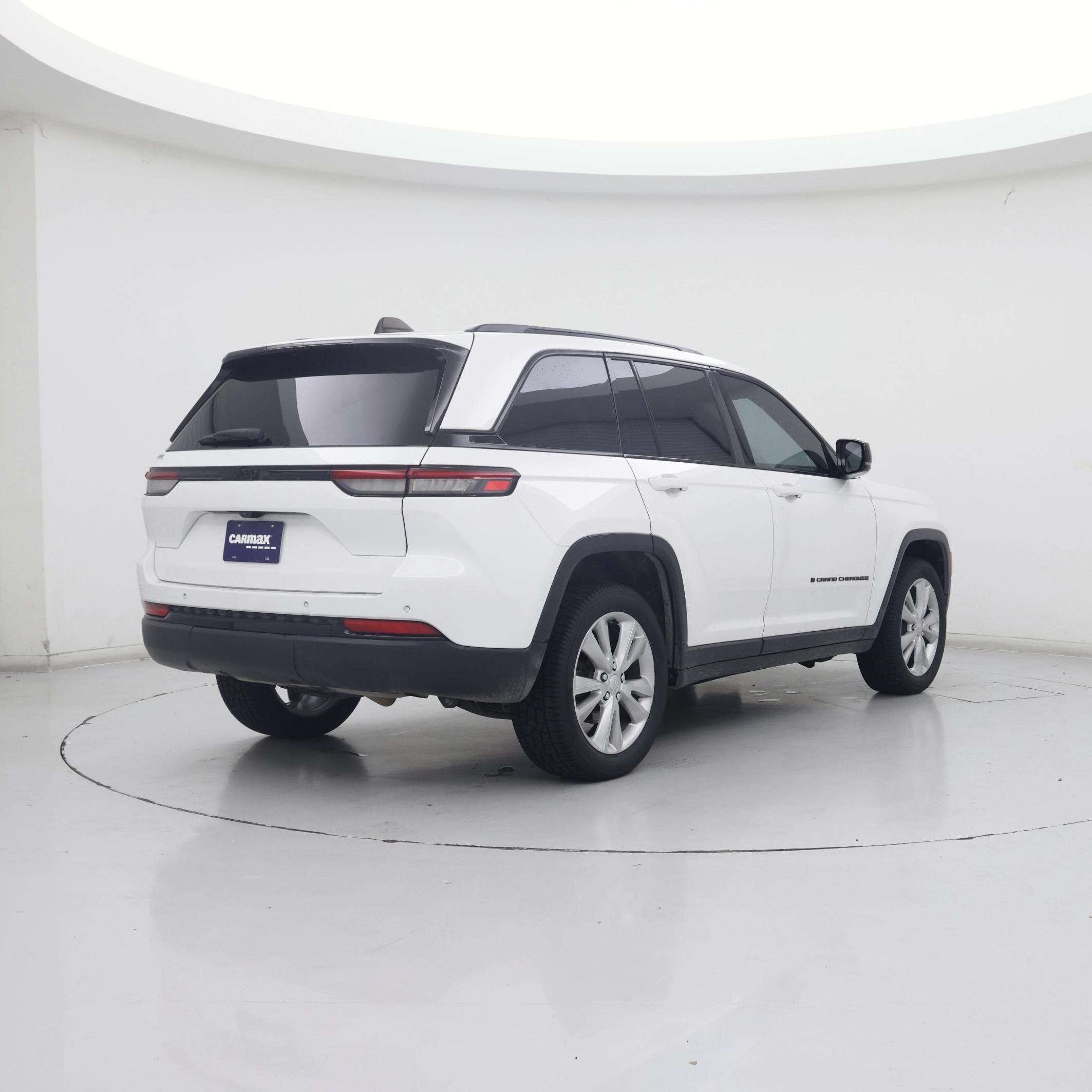 Thumbnail: 2023 Jeep Grand Cherokee - 8