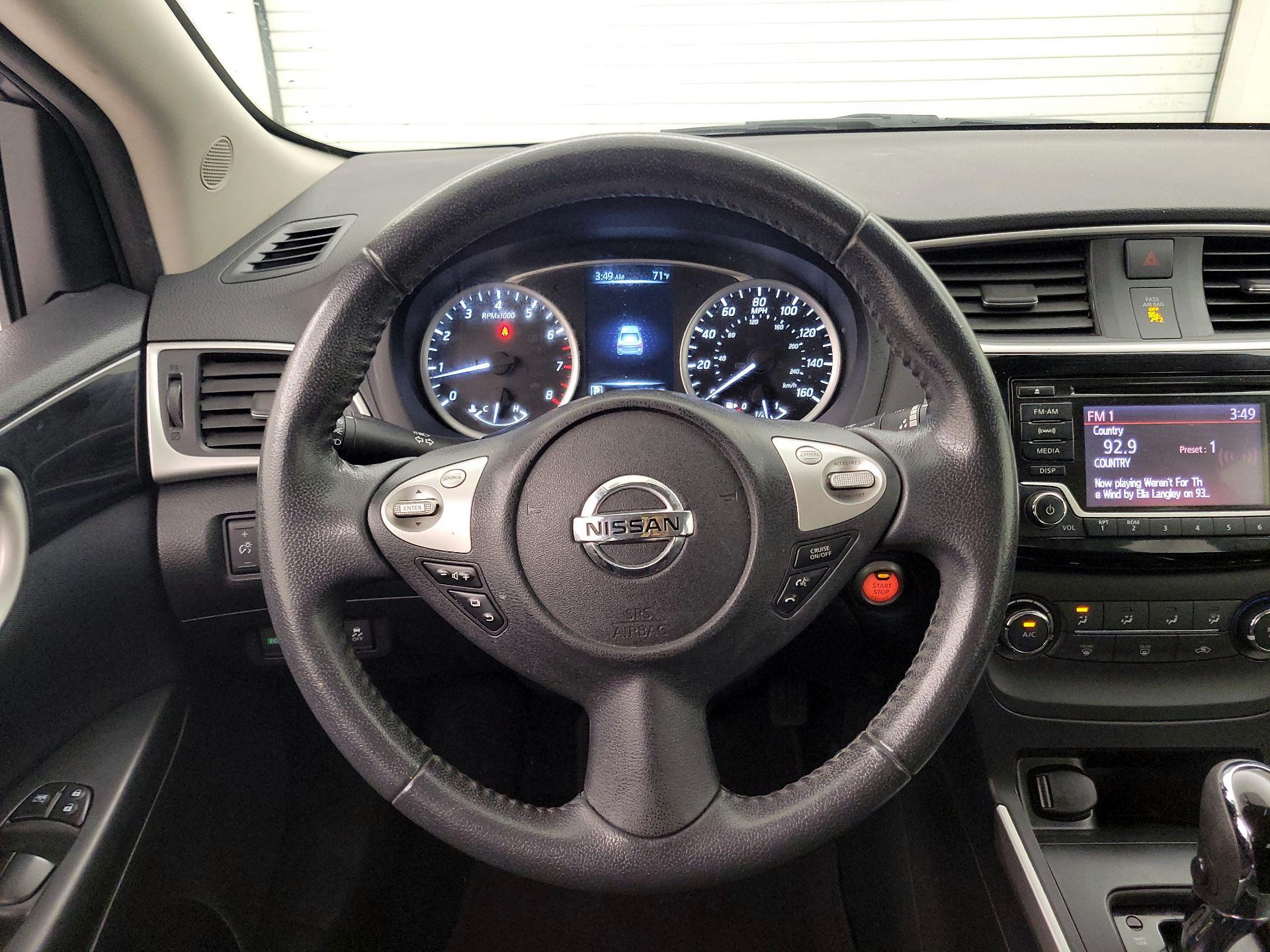 Thumbnail: 2017 Nissan Sentra - 10