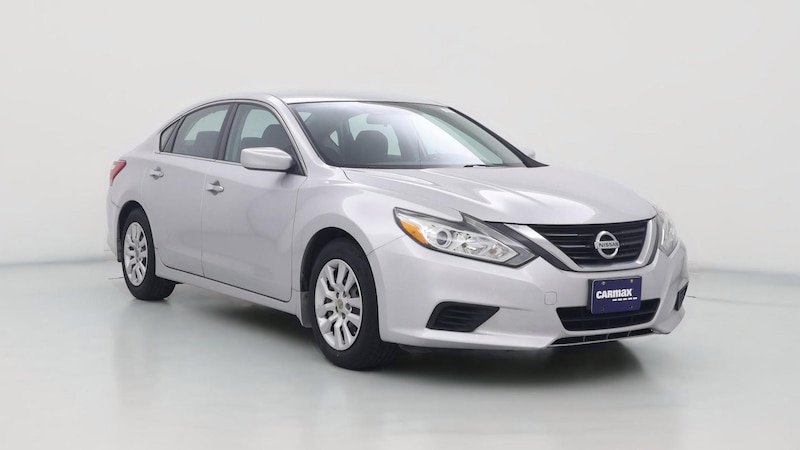 2016 Nissan Altima S Hero Image