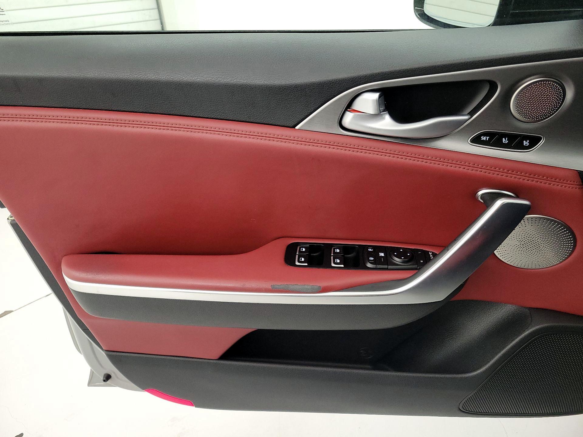 Thumbnail: 2019 Kia Stinger - 12