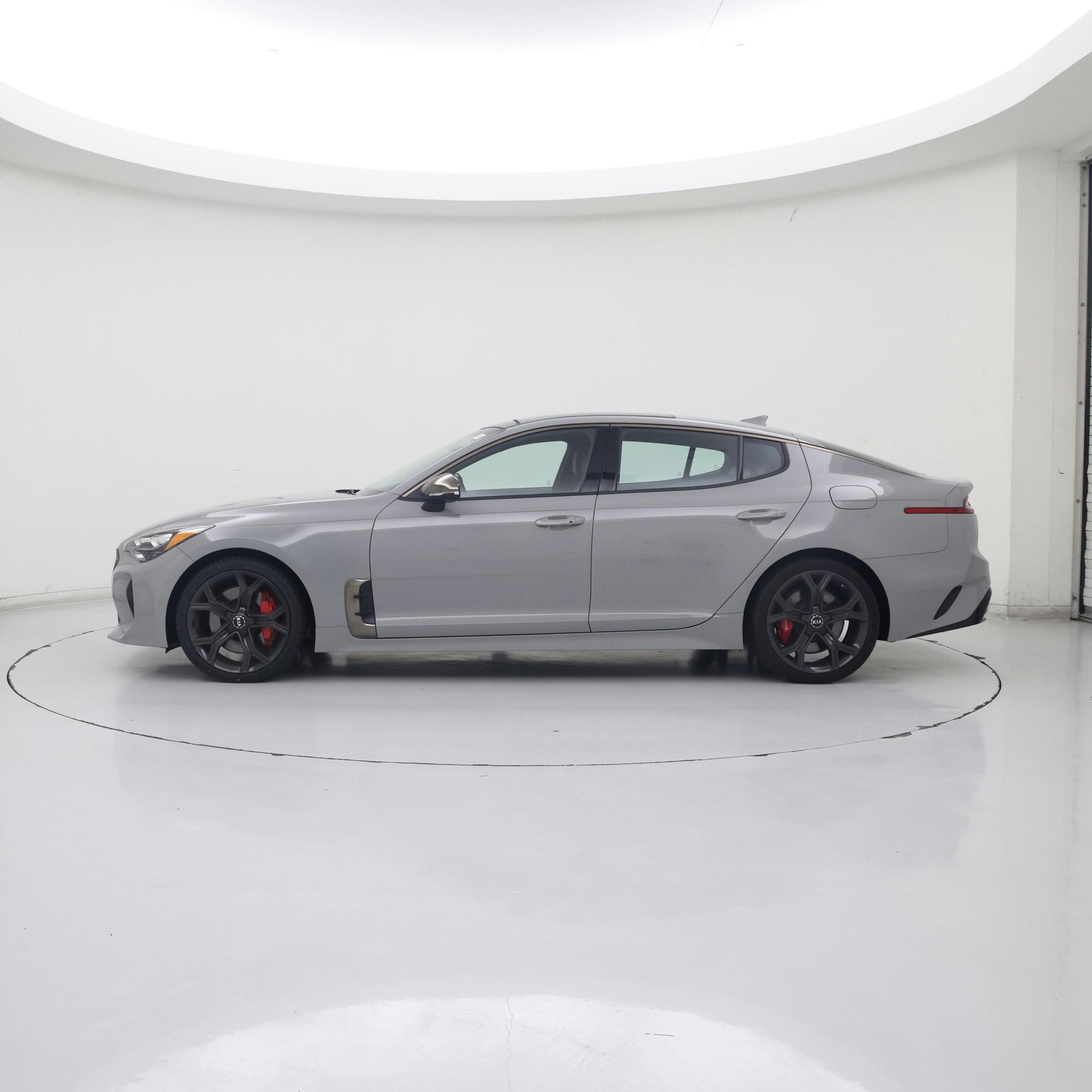 Thumbnail: 2019 Kia Stinger - 3