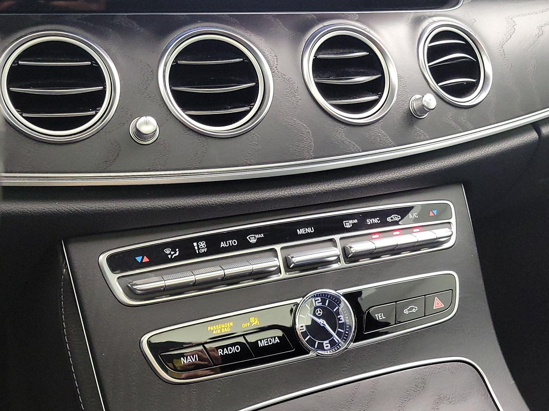 Thumbnail: 2019 Mercedes-Benz E-Class - 17