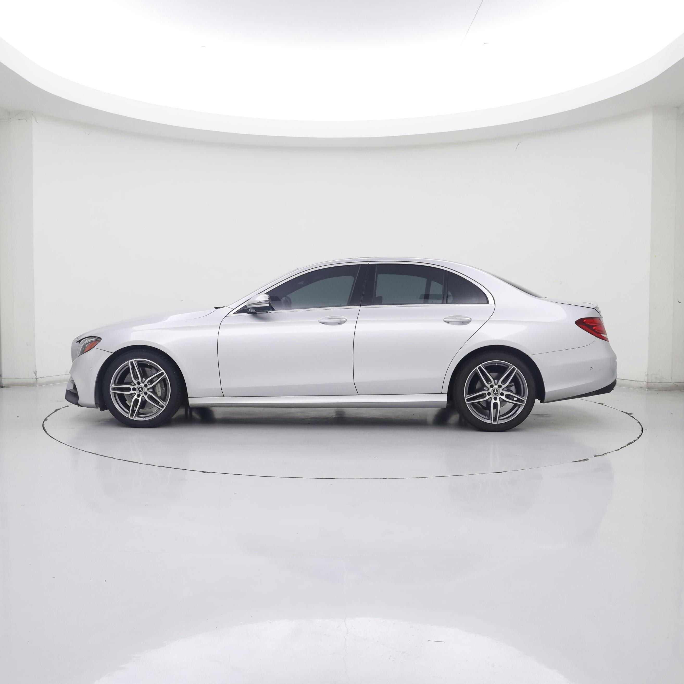 Thumbnail: 2019 Mercedes-Benz E-Class - 3