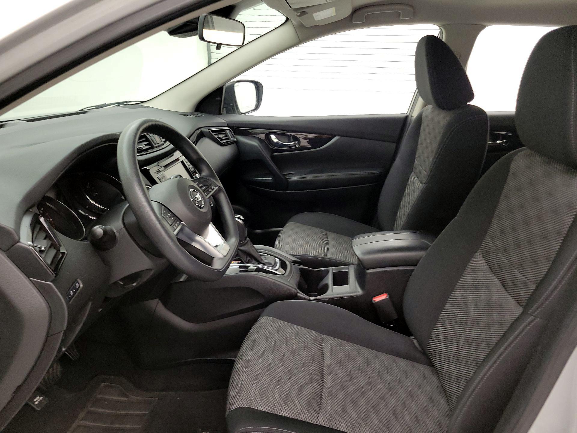 Thumbnail: 2020 Nissan Rogue Sport - 11