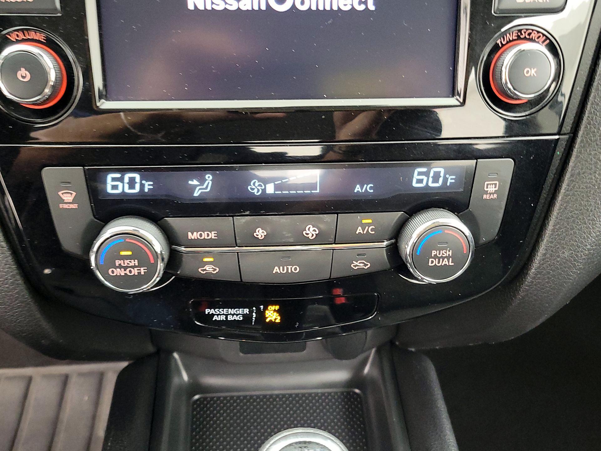 Thumbnail: 2020 Nissan Rogue Sport - 16