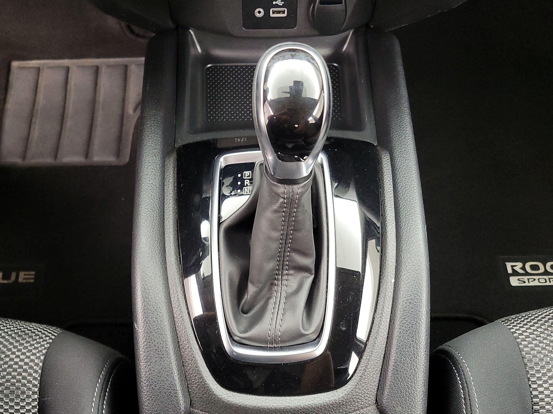 Thumbnail: 2020 Nissan Rogue Sport - 17