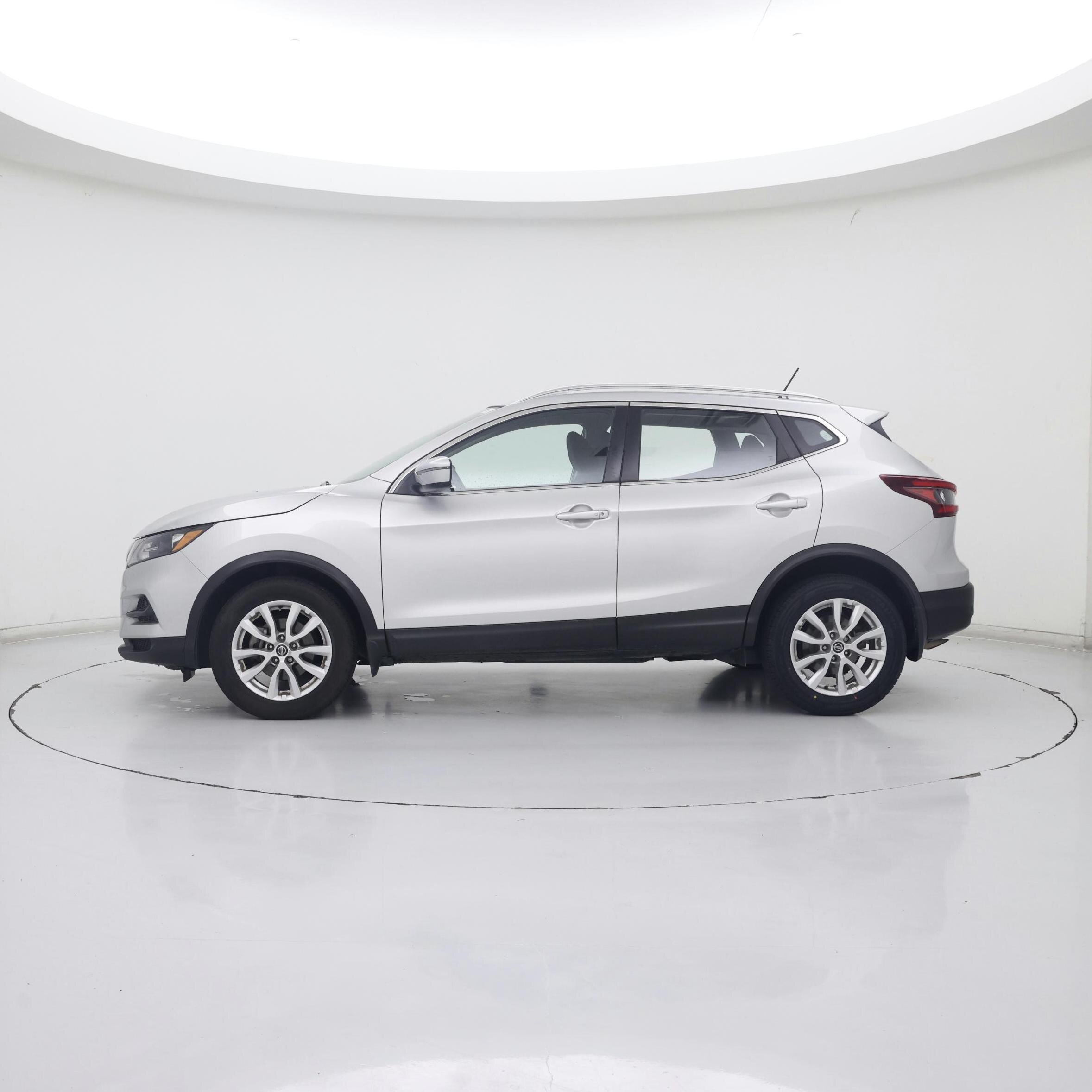 Thumbnail: 2020 Nissan Rogue Sport - 3