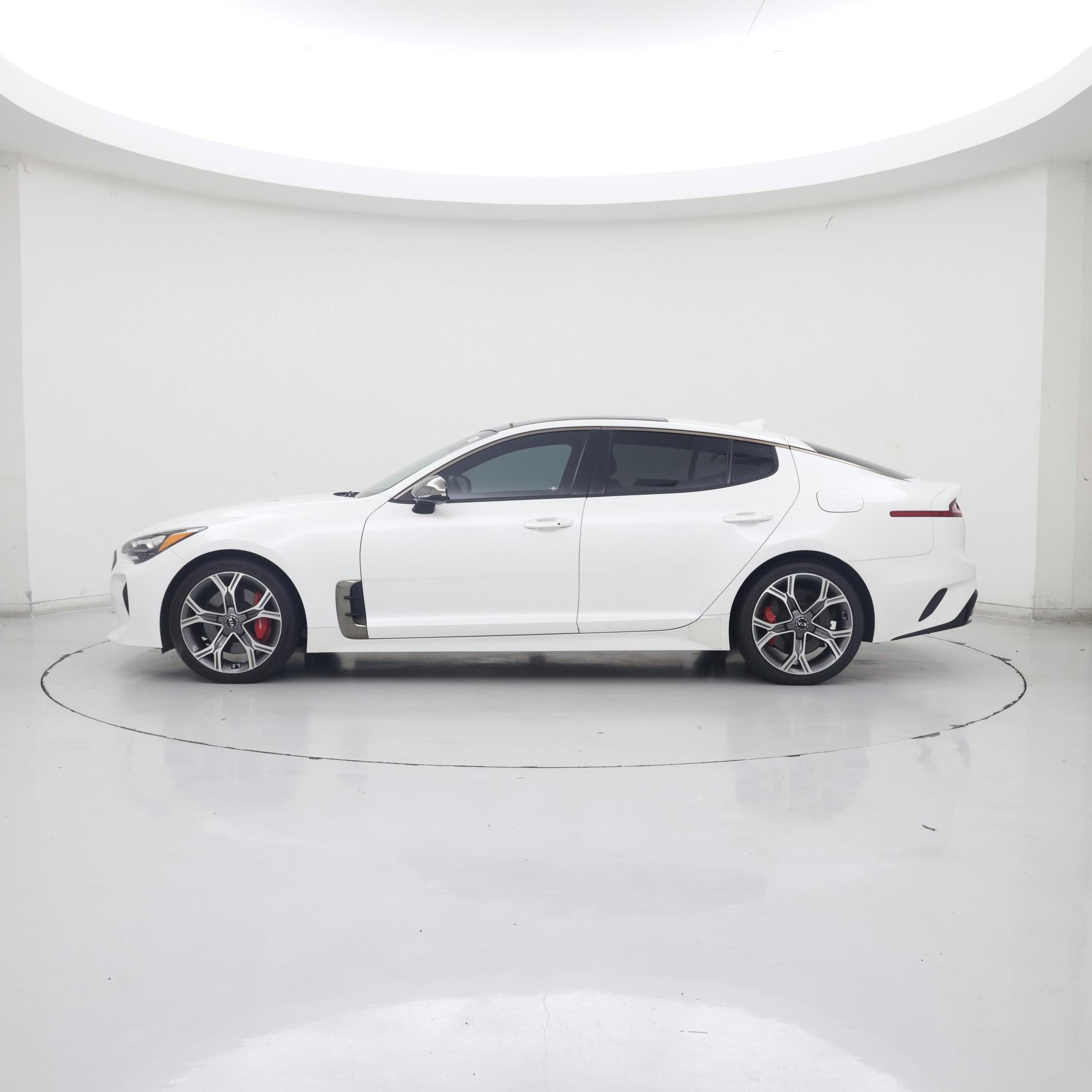 Thumbnail: 2019 Kia Stinger - 3