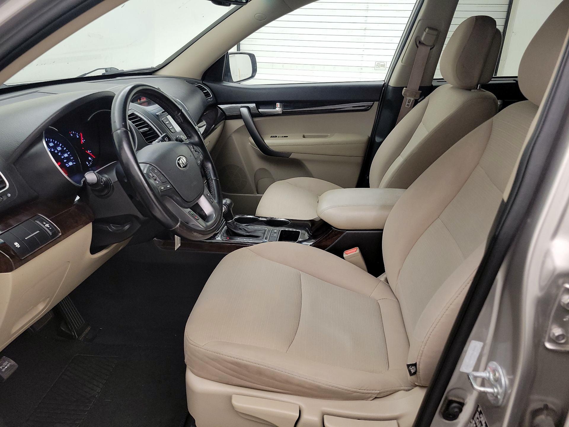 Thumbnail: 2014 Kia Sorento - 11