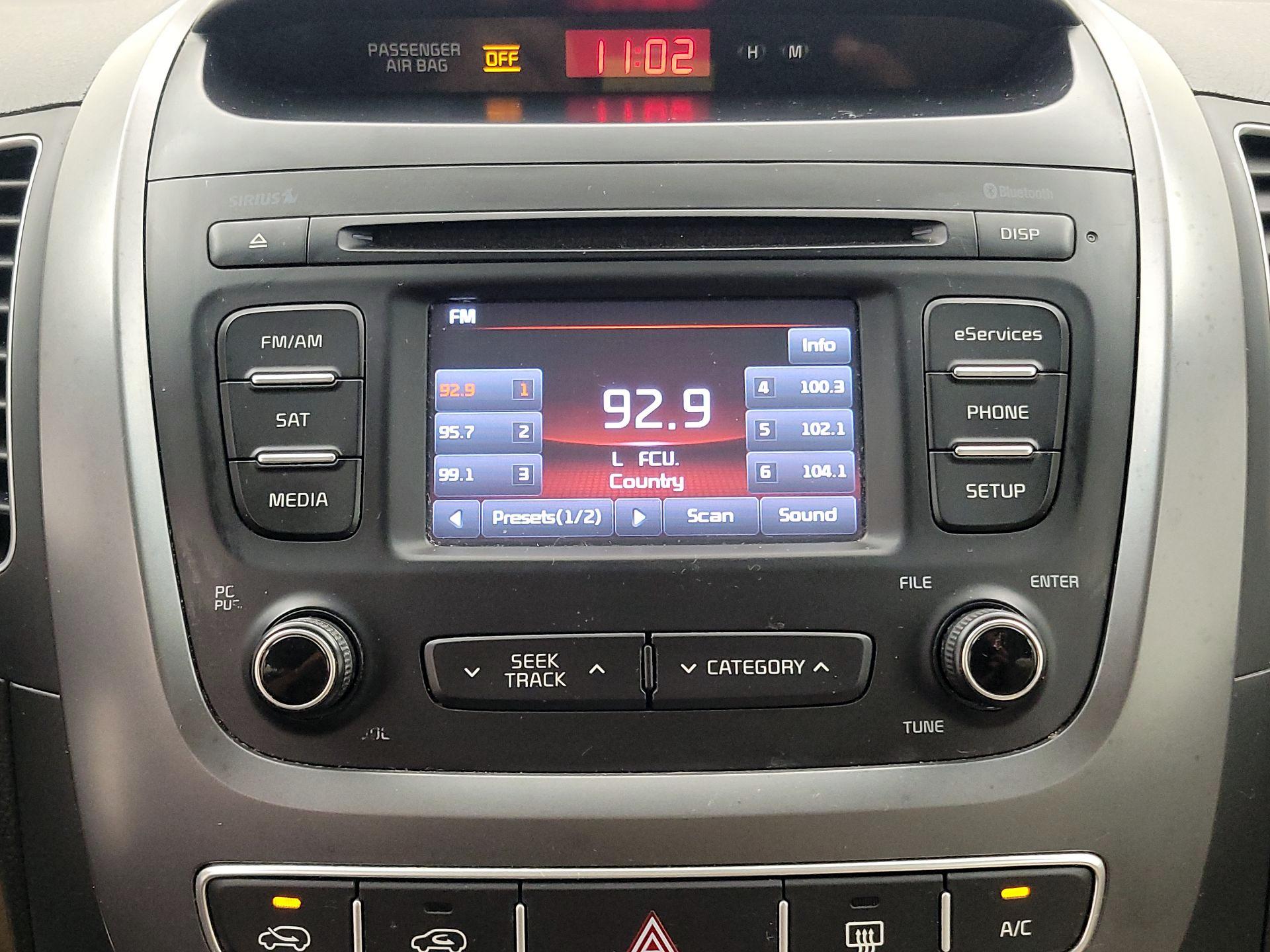 Thumbnail: 2014 Kia Sorento - 15