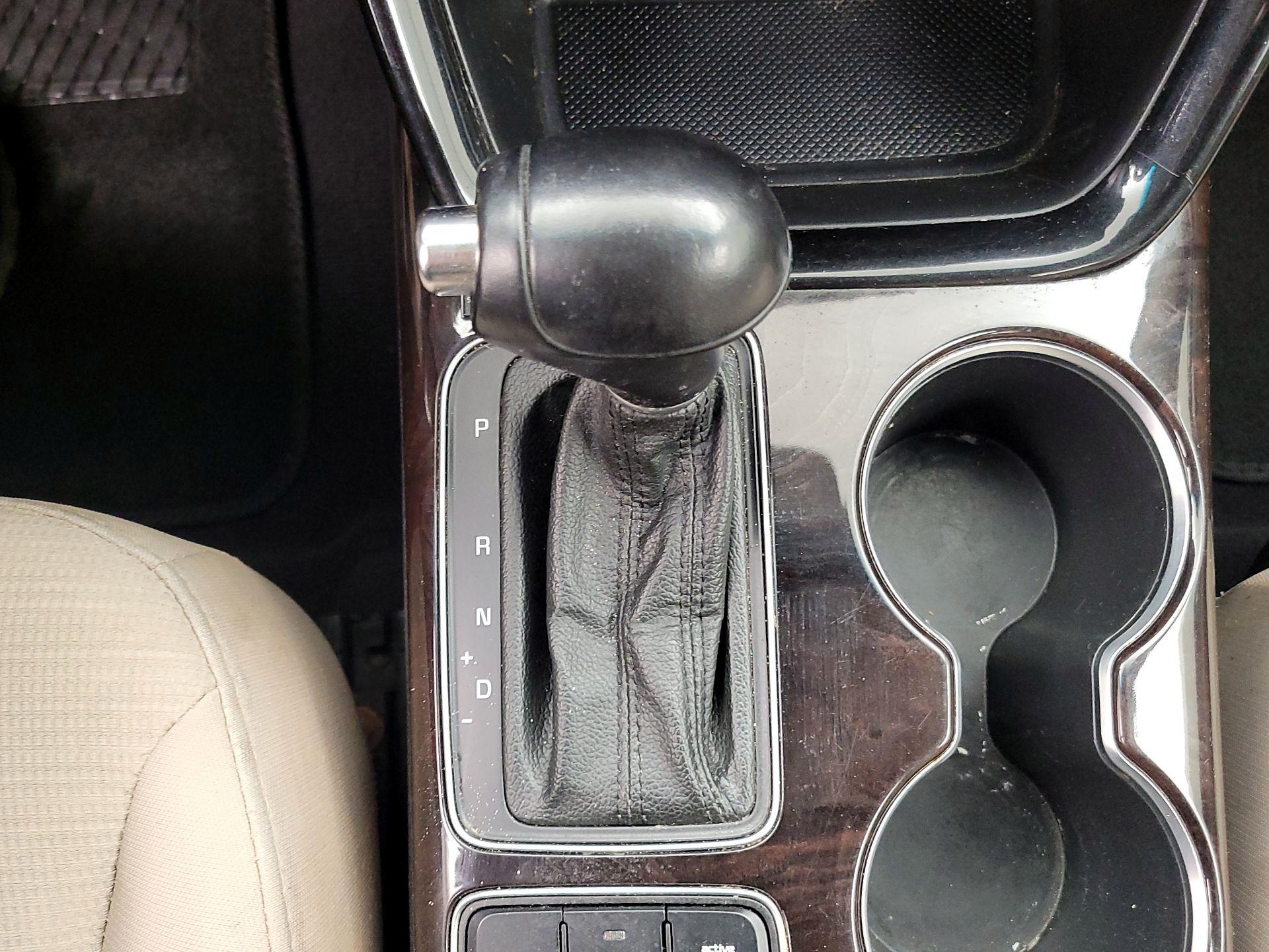 Thumbnail: 2014 Kia Sorento - 17