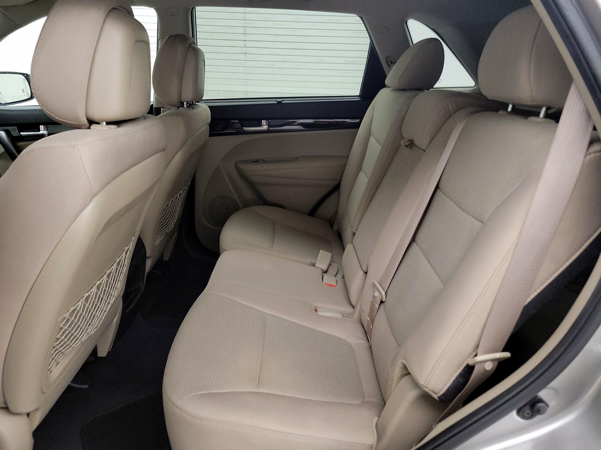 Thumbnail: 2014 Kia Sorento - 19