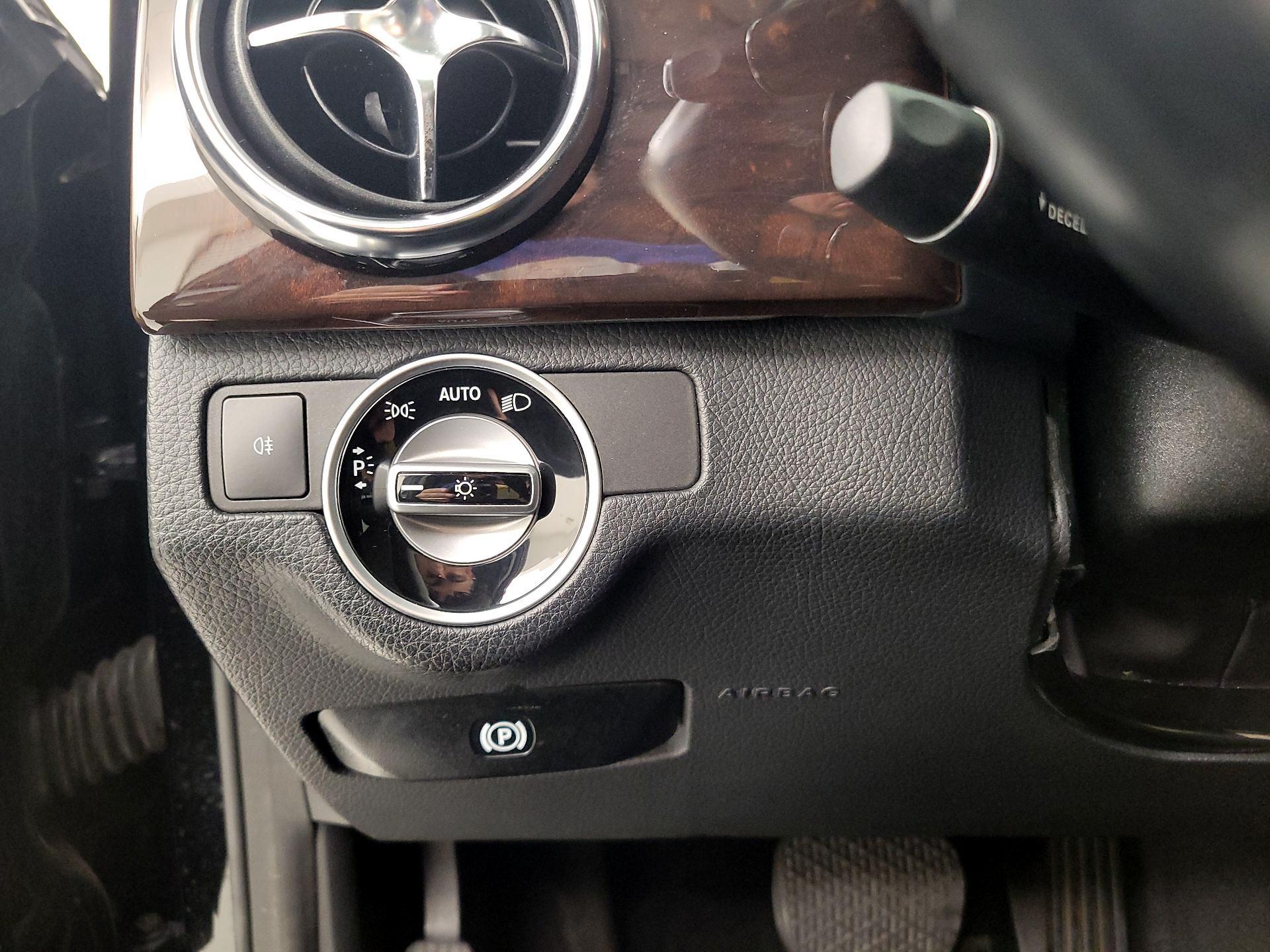 Thumbnail: 2014 Mercedes-Benz GLK - 13