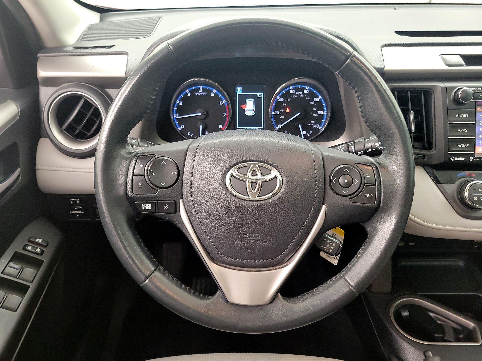 Thumbnail: 2016 Toyota RAV4 - 10