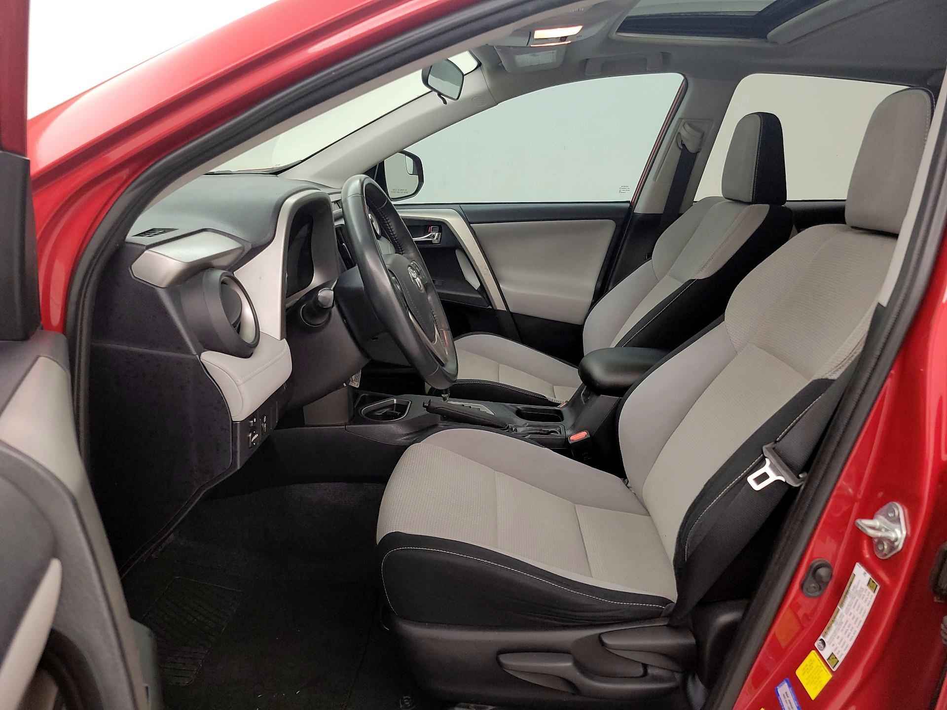 Thumbnail: 2016 Toyota RAV4 - 11