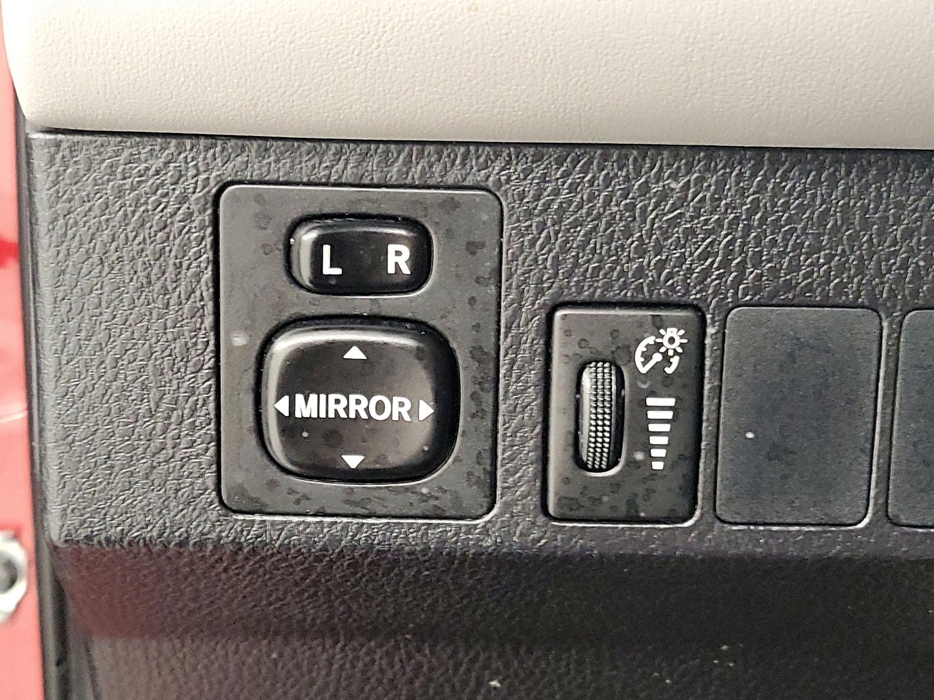 Thumbnail: 2016 Toyota RAV4 - 13