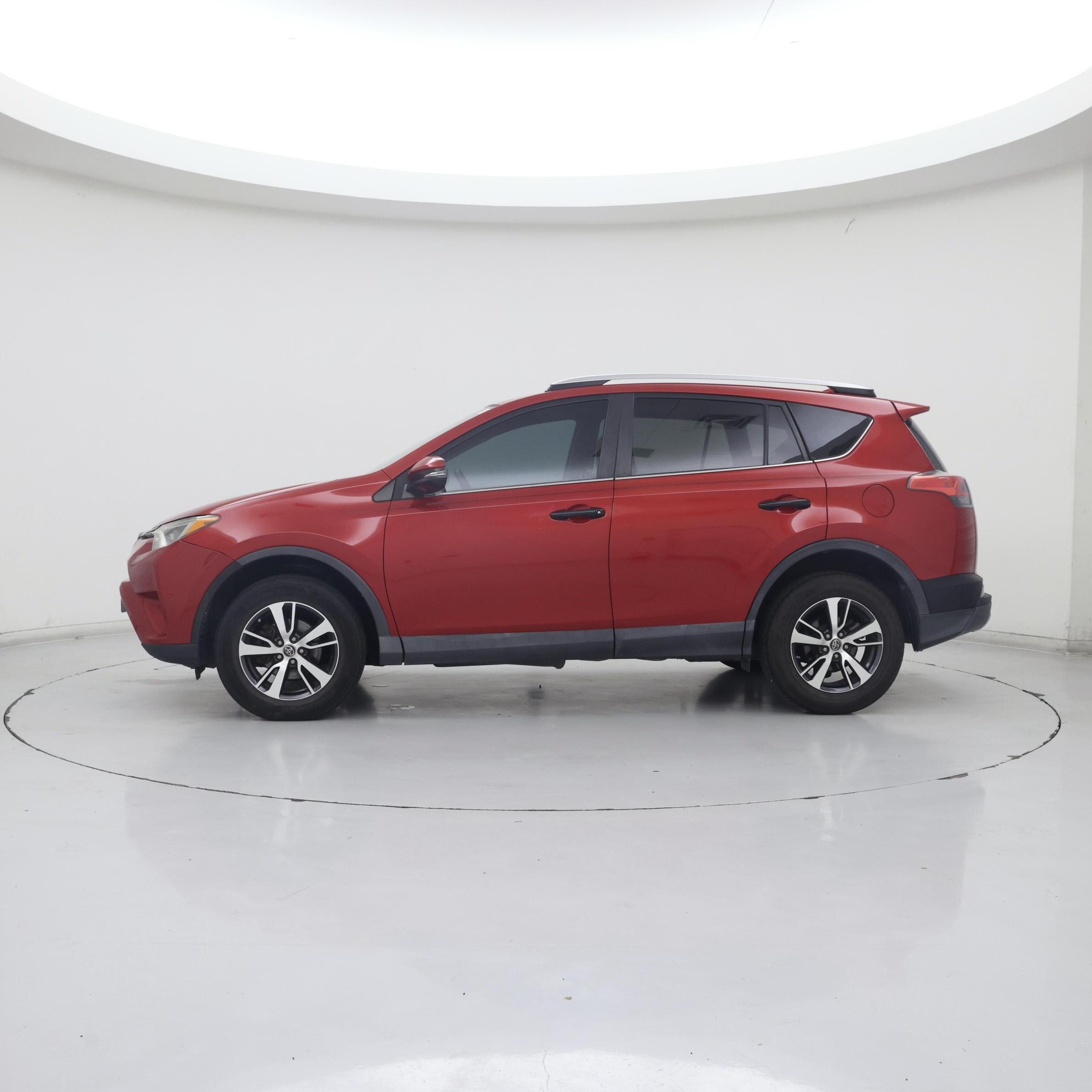 Thumbnail: 2016 Toyota RAV4 - 3