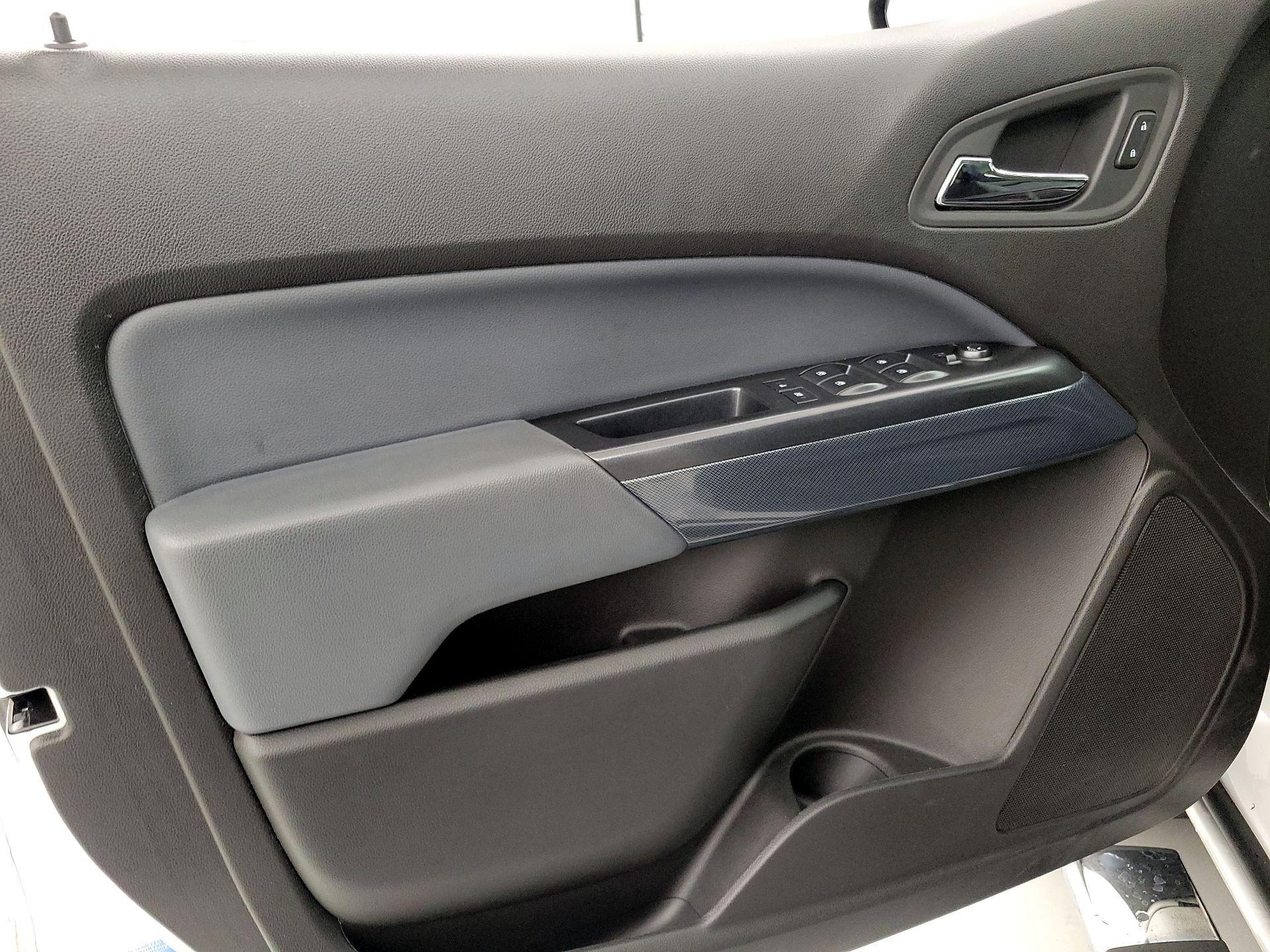 Thumbnail: 2016 Chevrolet Colorado - 12