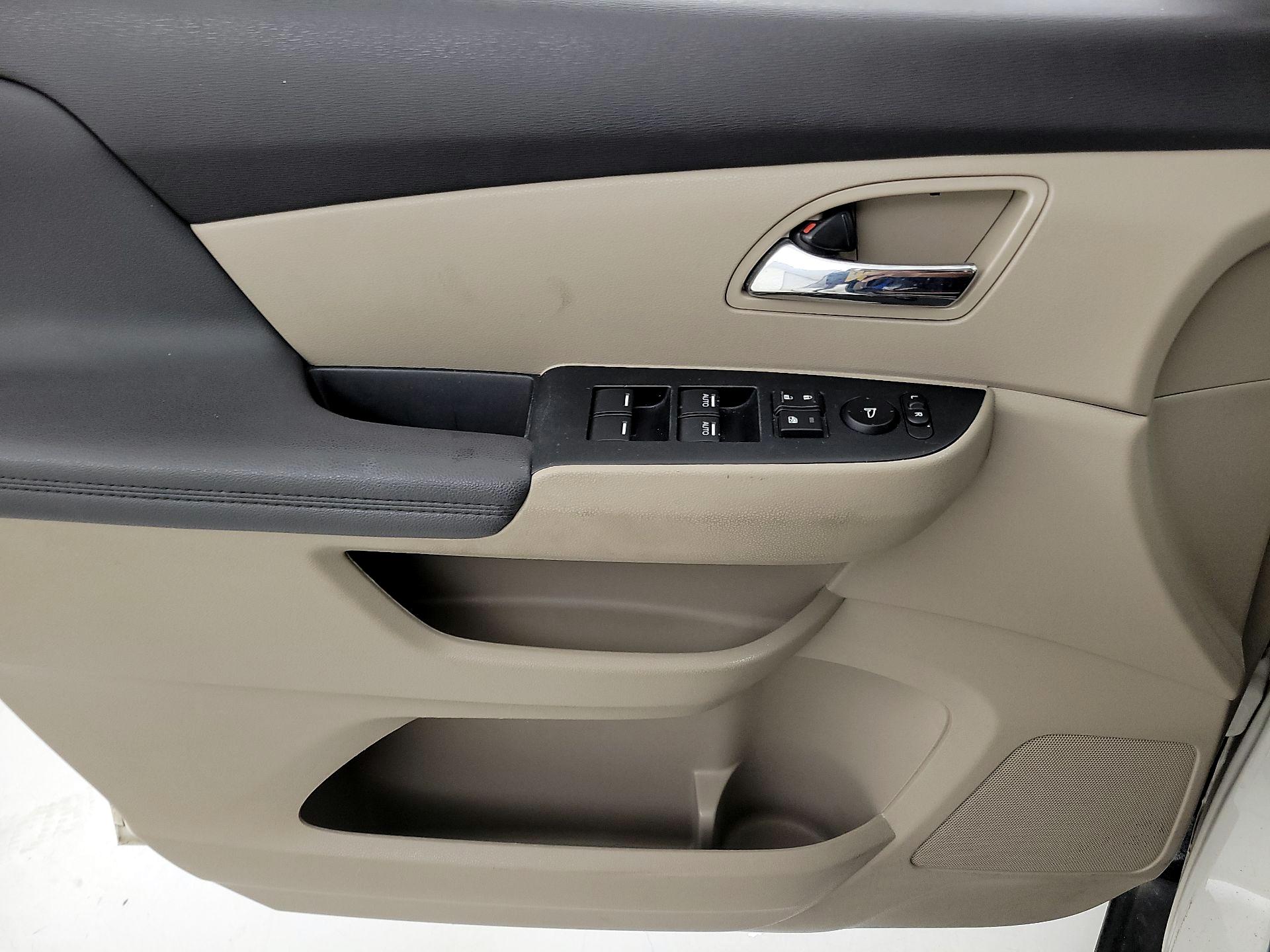 Thumbnail: 2015 Honda Odyssey - 12
