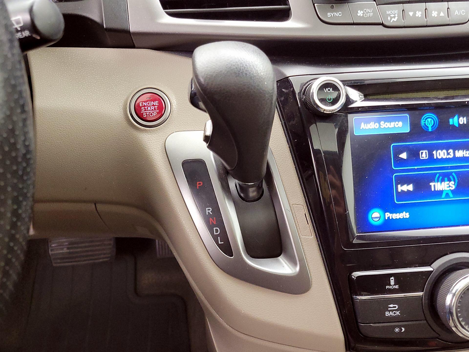 Thumbnail: 2015 Honda Odyssey - 17