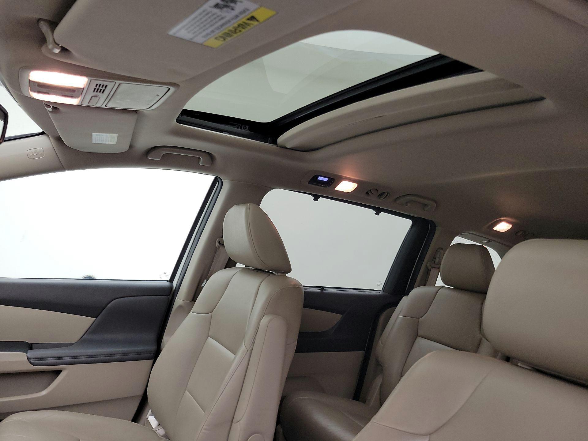 Thumbnail: 2015 Honda Odyssey - 19