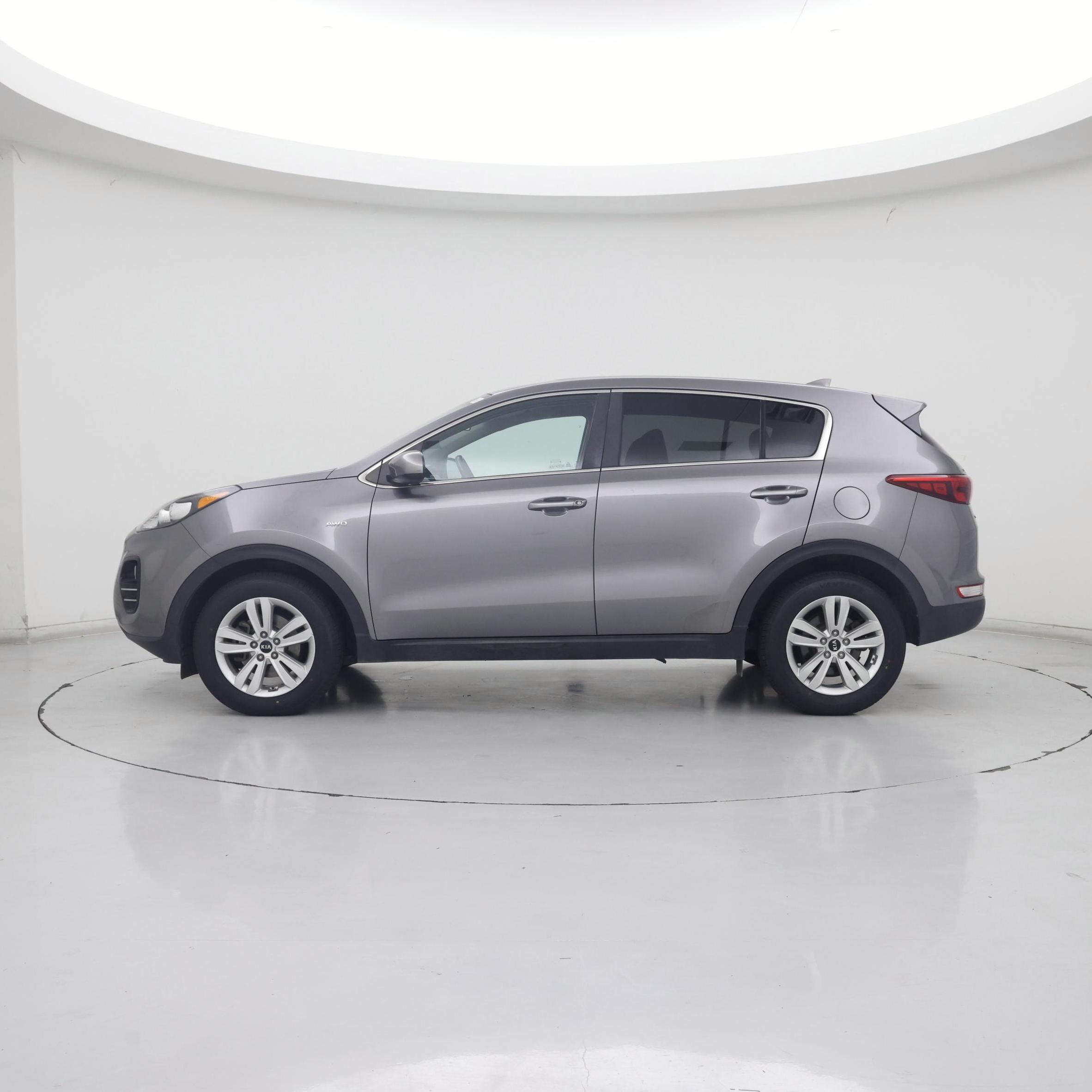 Thumbnail: 2017 Kia Sportage - 3