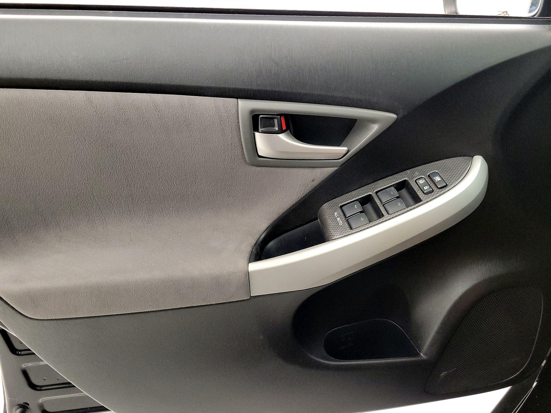 Thumbnail: 2013 Toyota Prius - 12