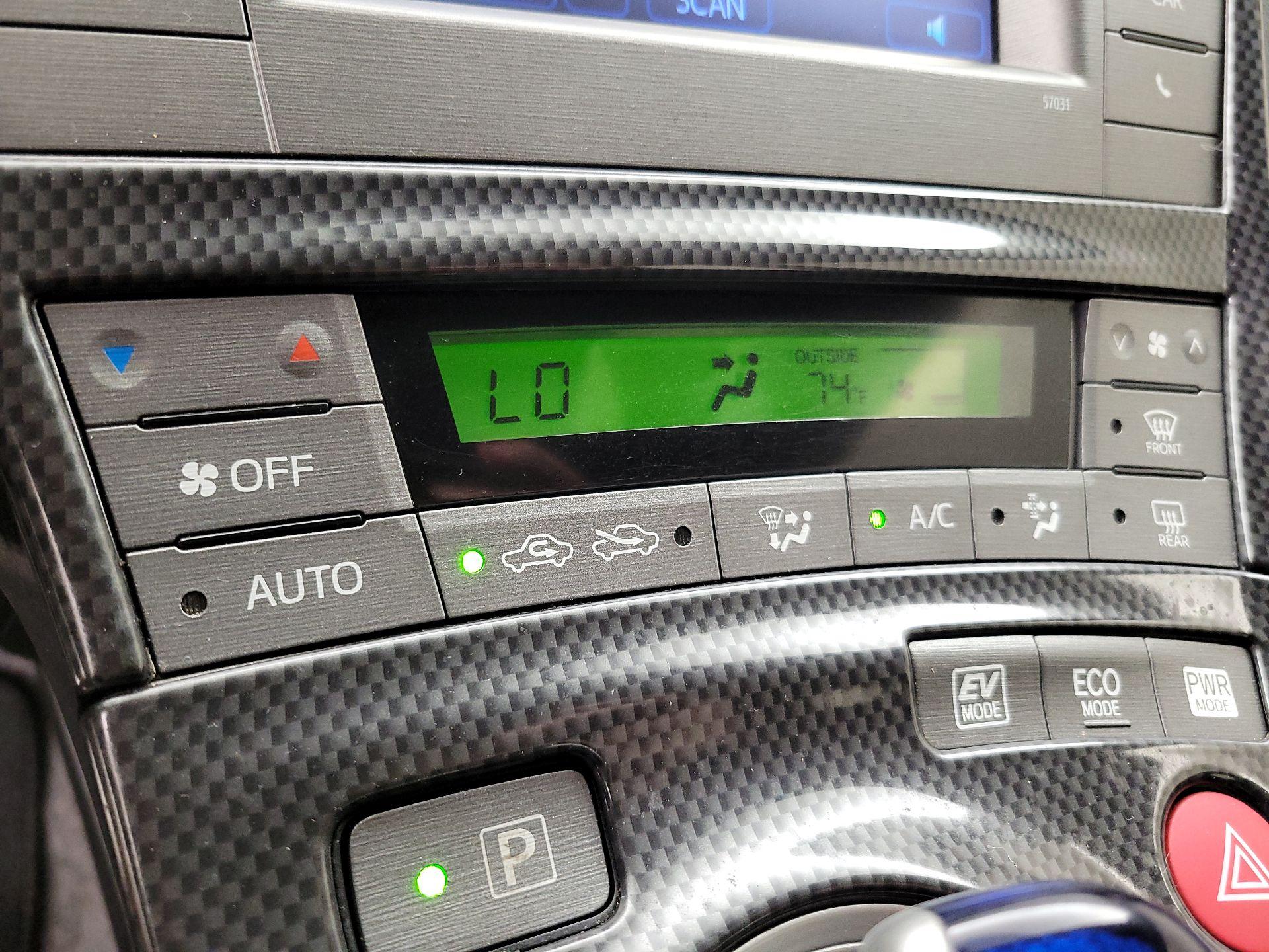 Thumbnail: 2013 Toyota Prius - 15
