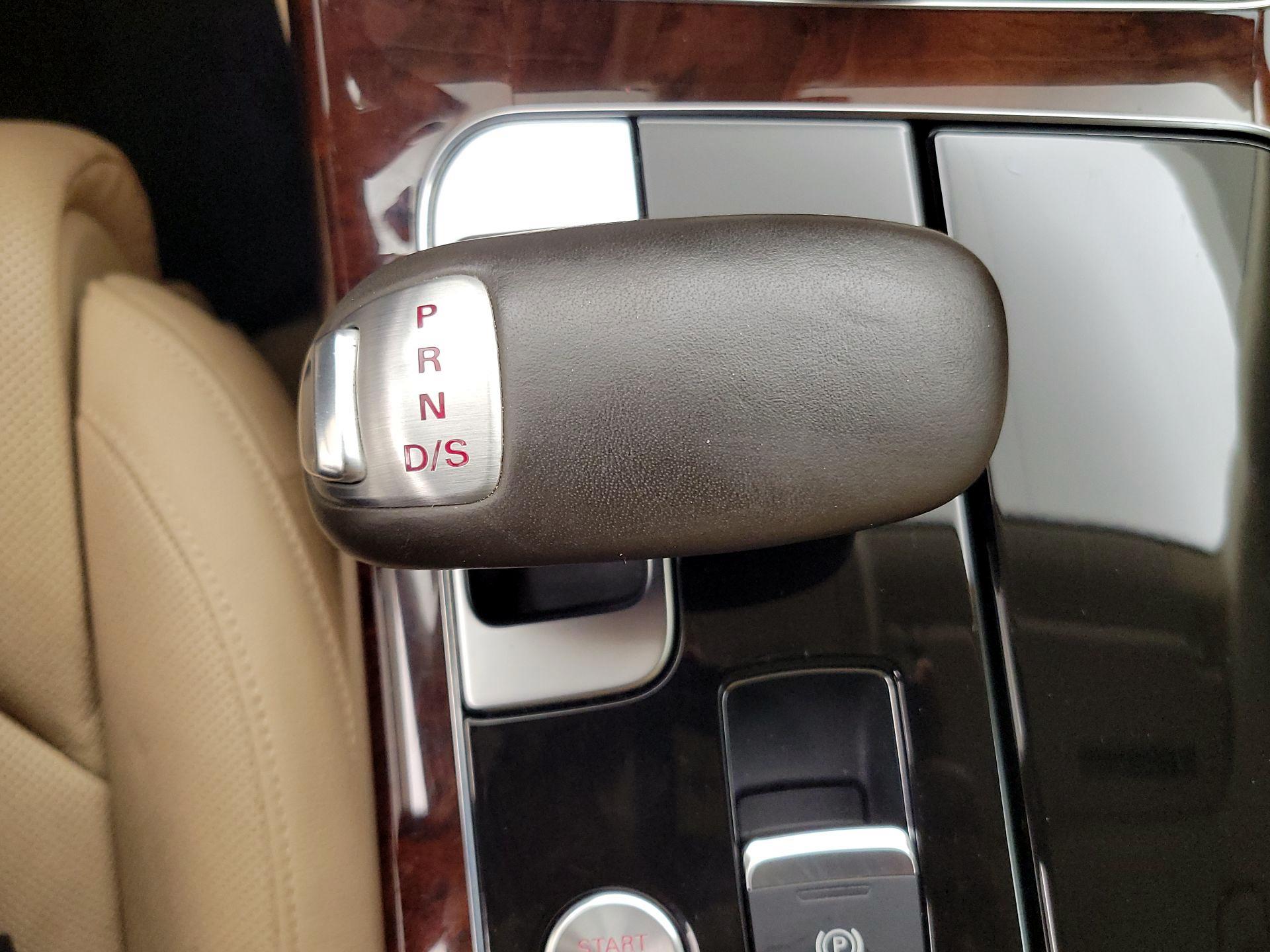 Thumbnail: 2014 Audi A8 - 18