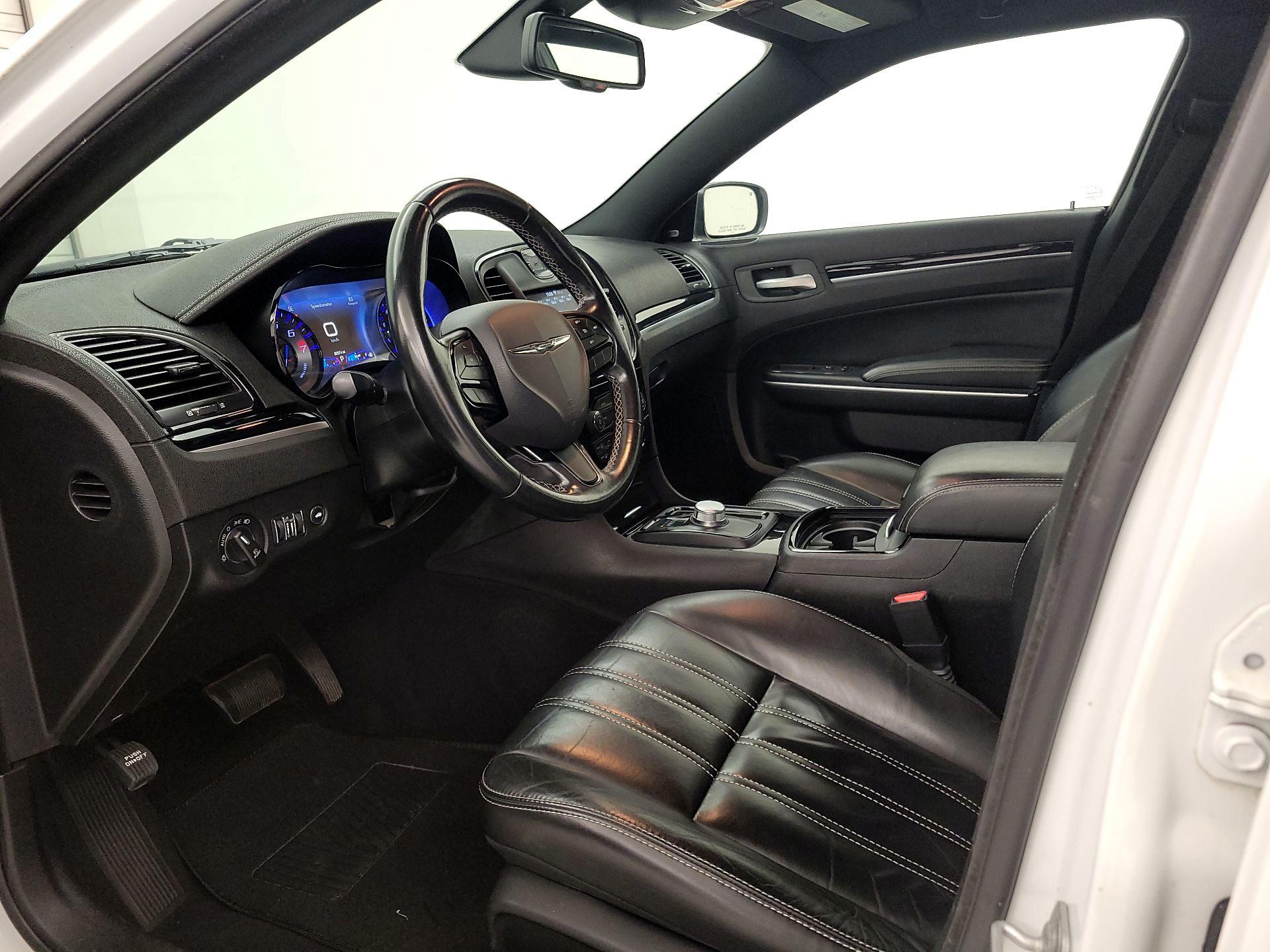 Thumbnail: 2019 Chrysler 300 - 11