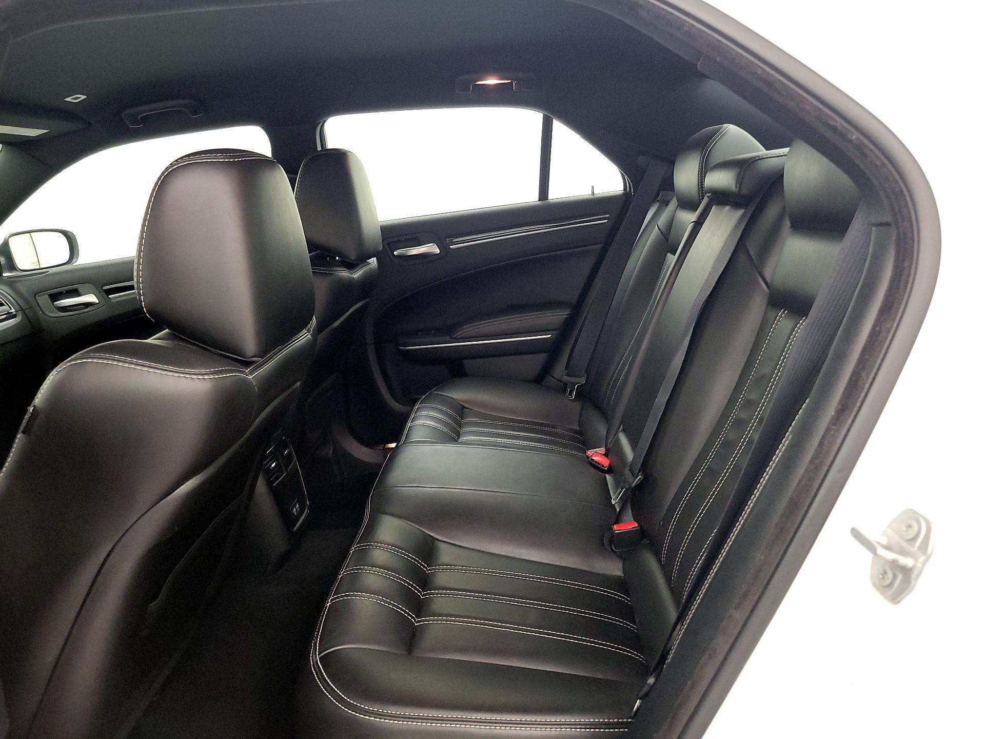 Thumbnail: 2019 Chrysler 300 - 19