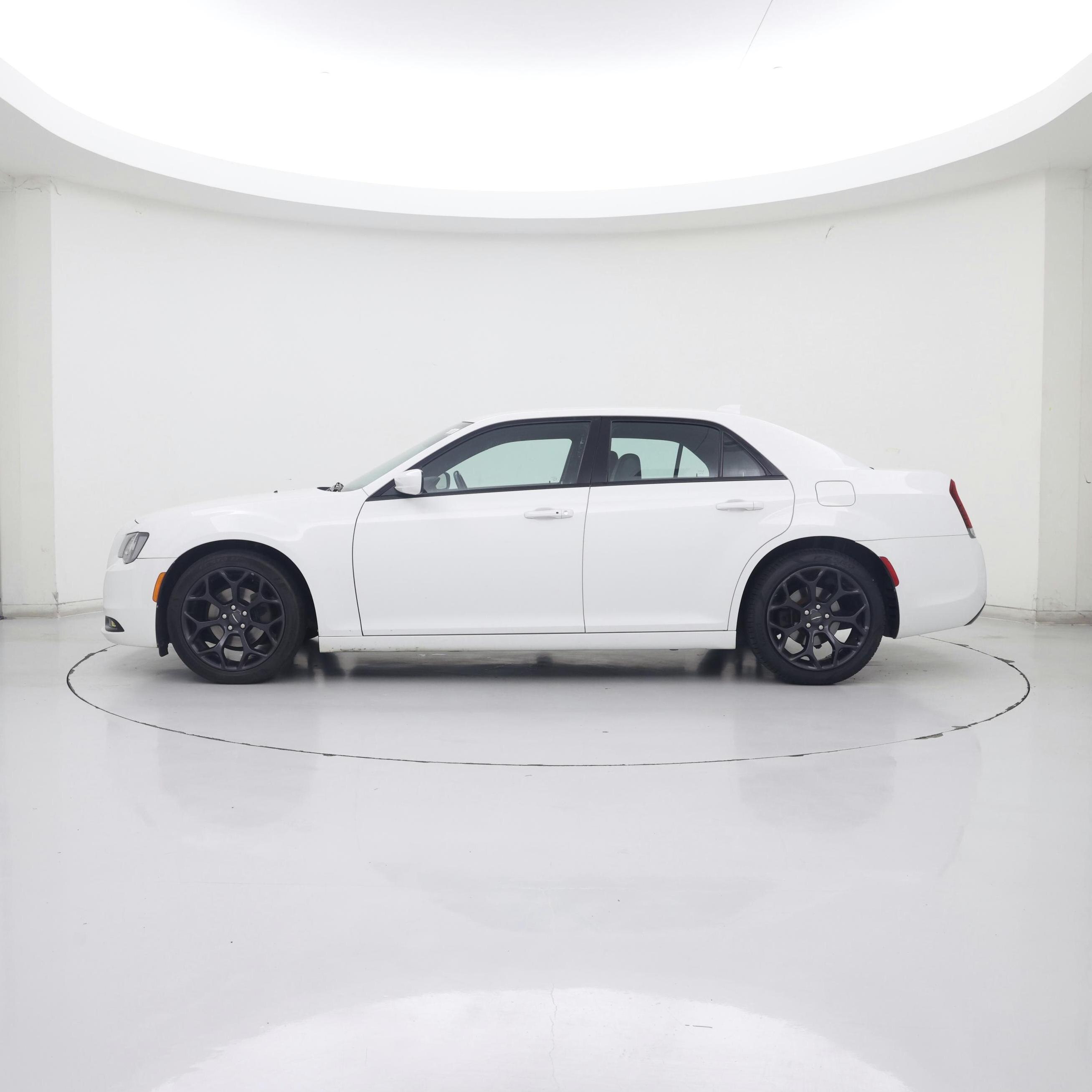 Thumbnail: 2019 Chrysler 300 - 3