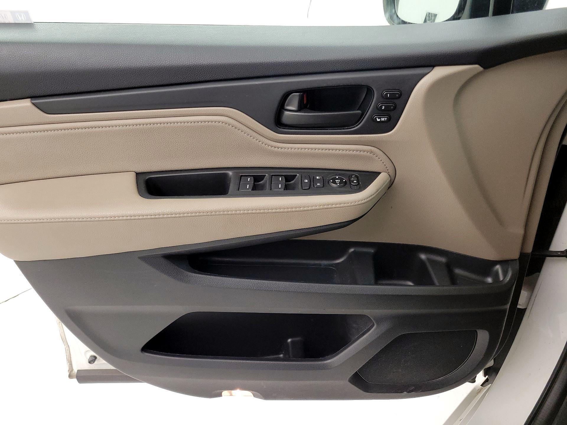 Thumbnail: 2020 Honda Odyssey - 12