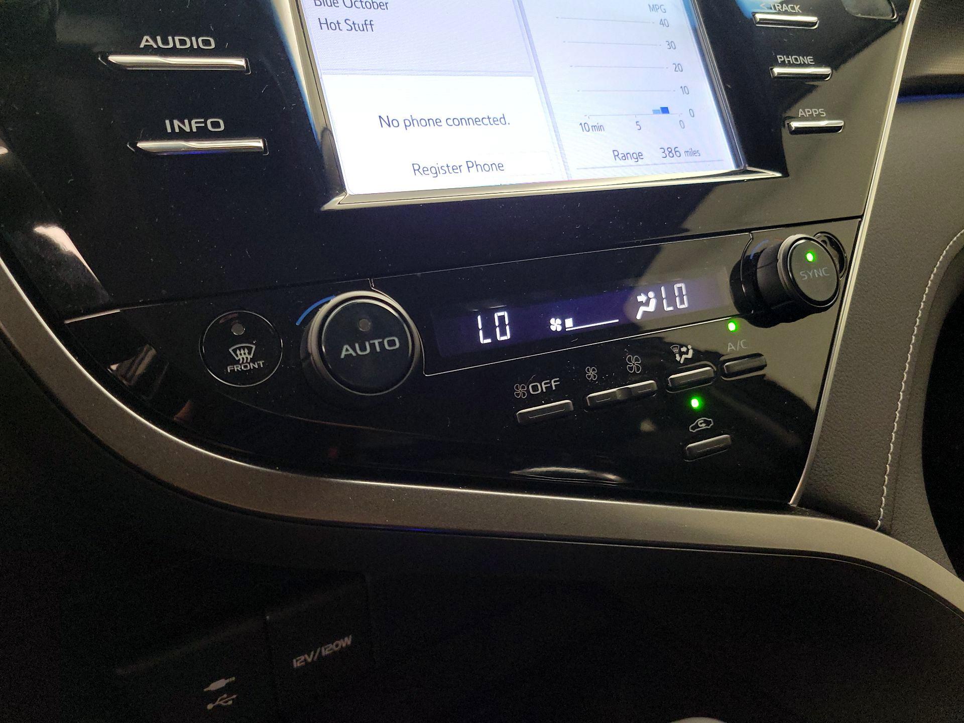 Thumbnail: 2018 Toyota Camry - 16