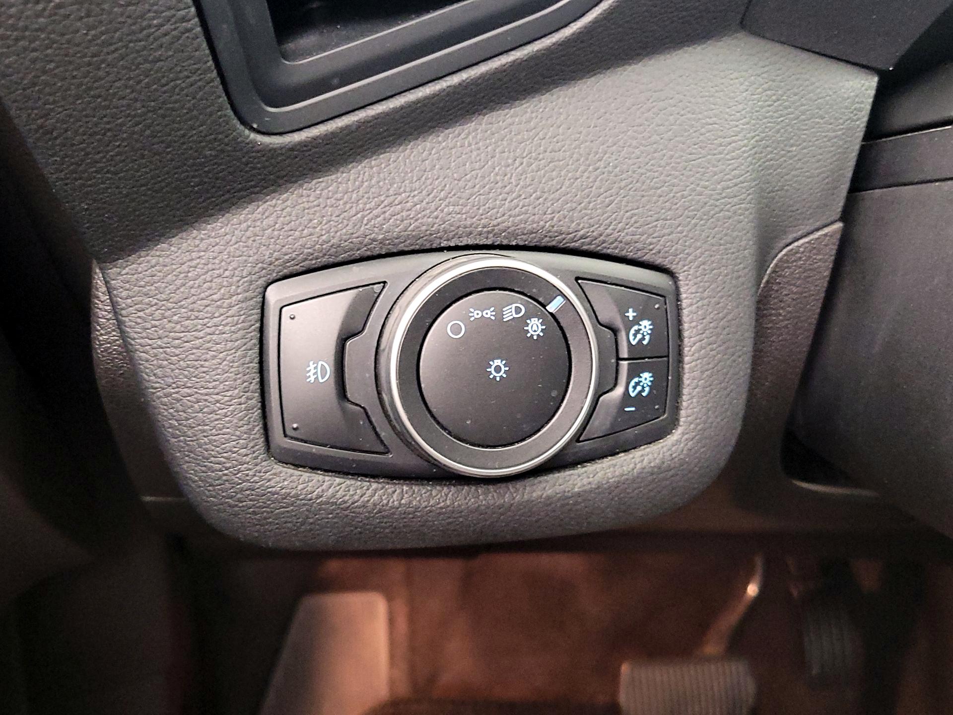 Thumbnail: 2015 Ford Escape - 13