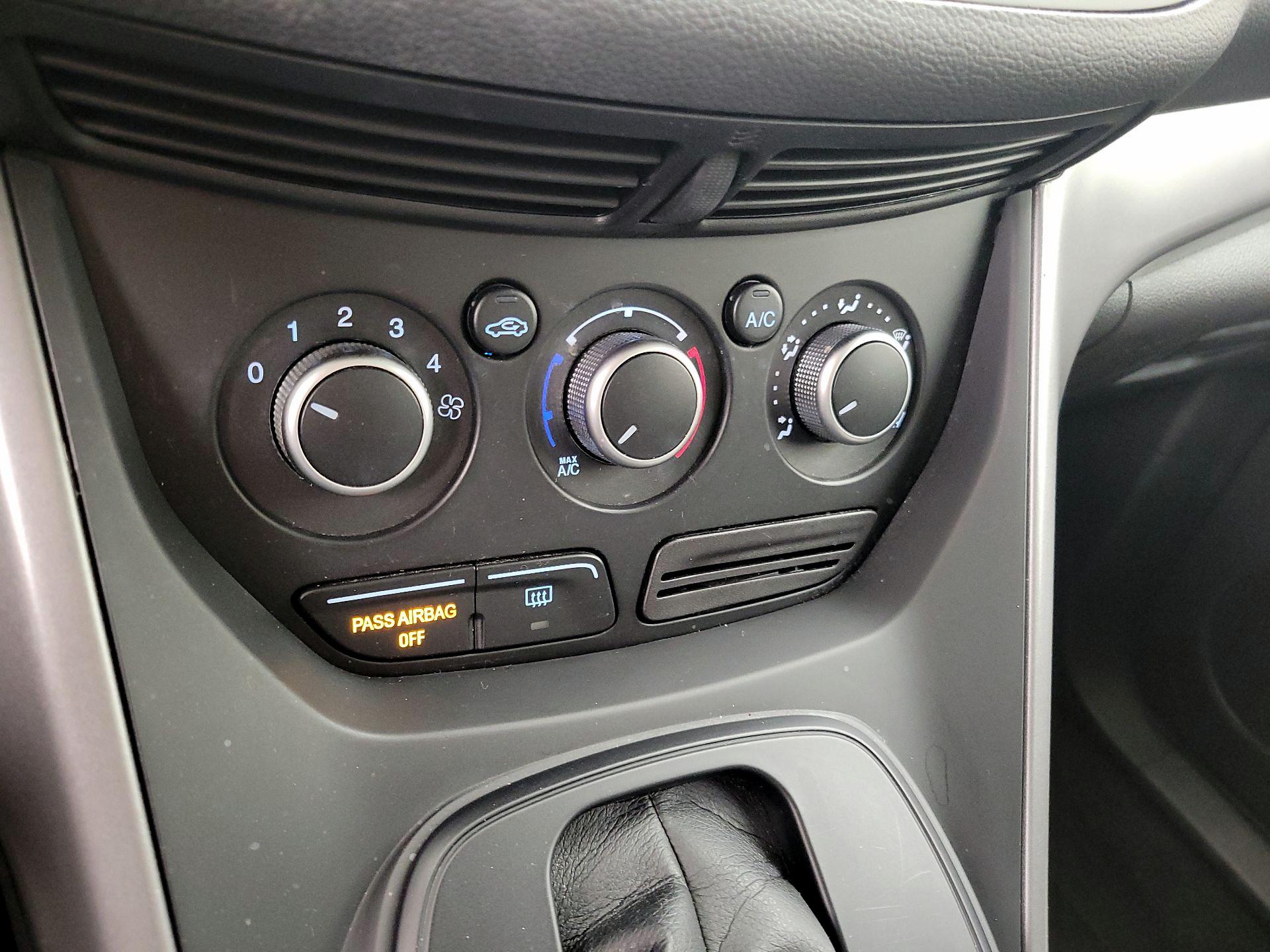 Thumbnail: 2015 Ford Escape - 16