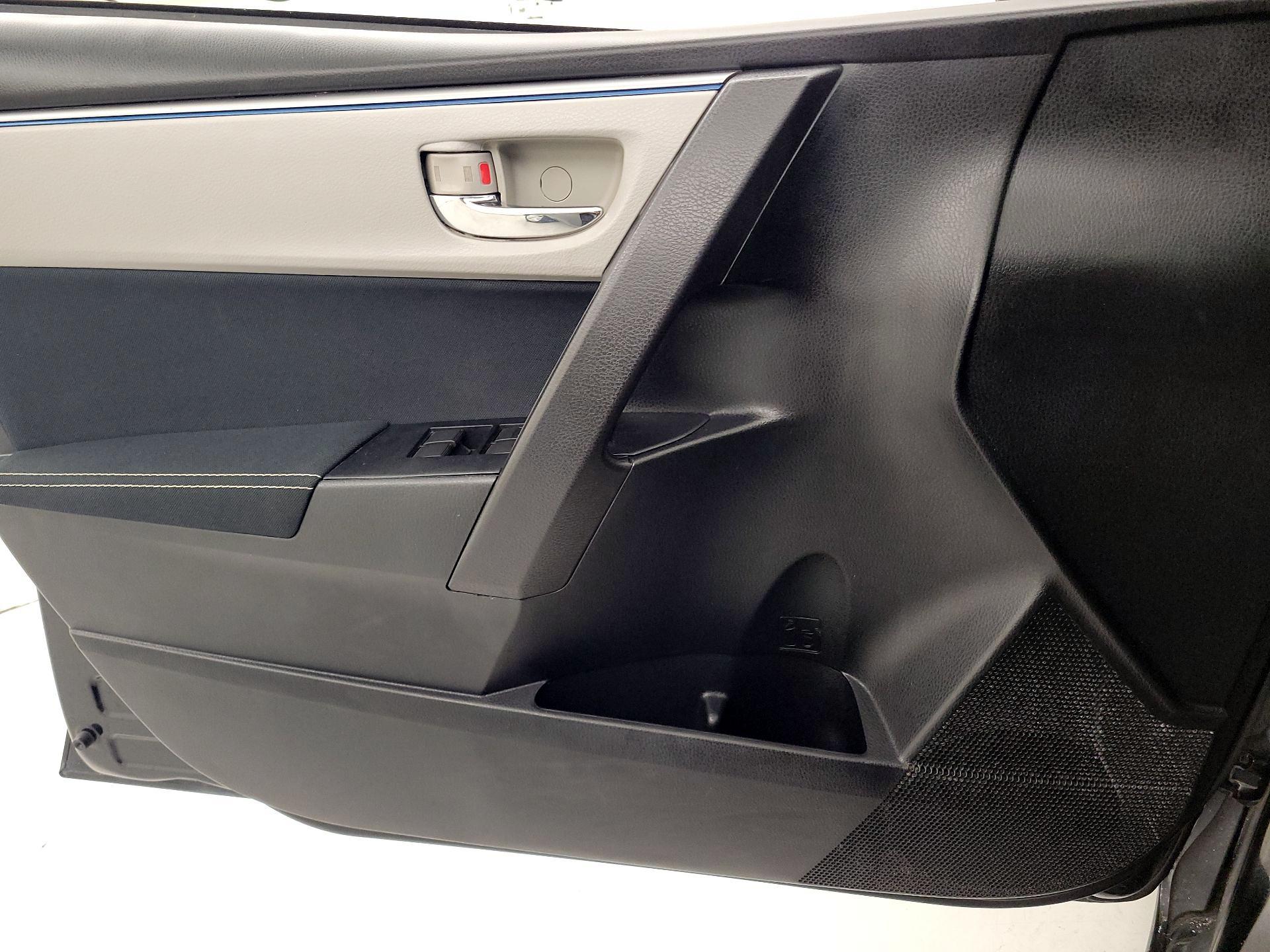 Thumbnail: 2015 Toyota Corolla - 12