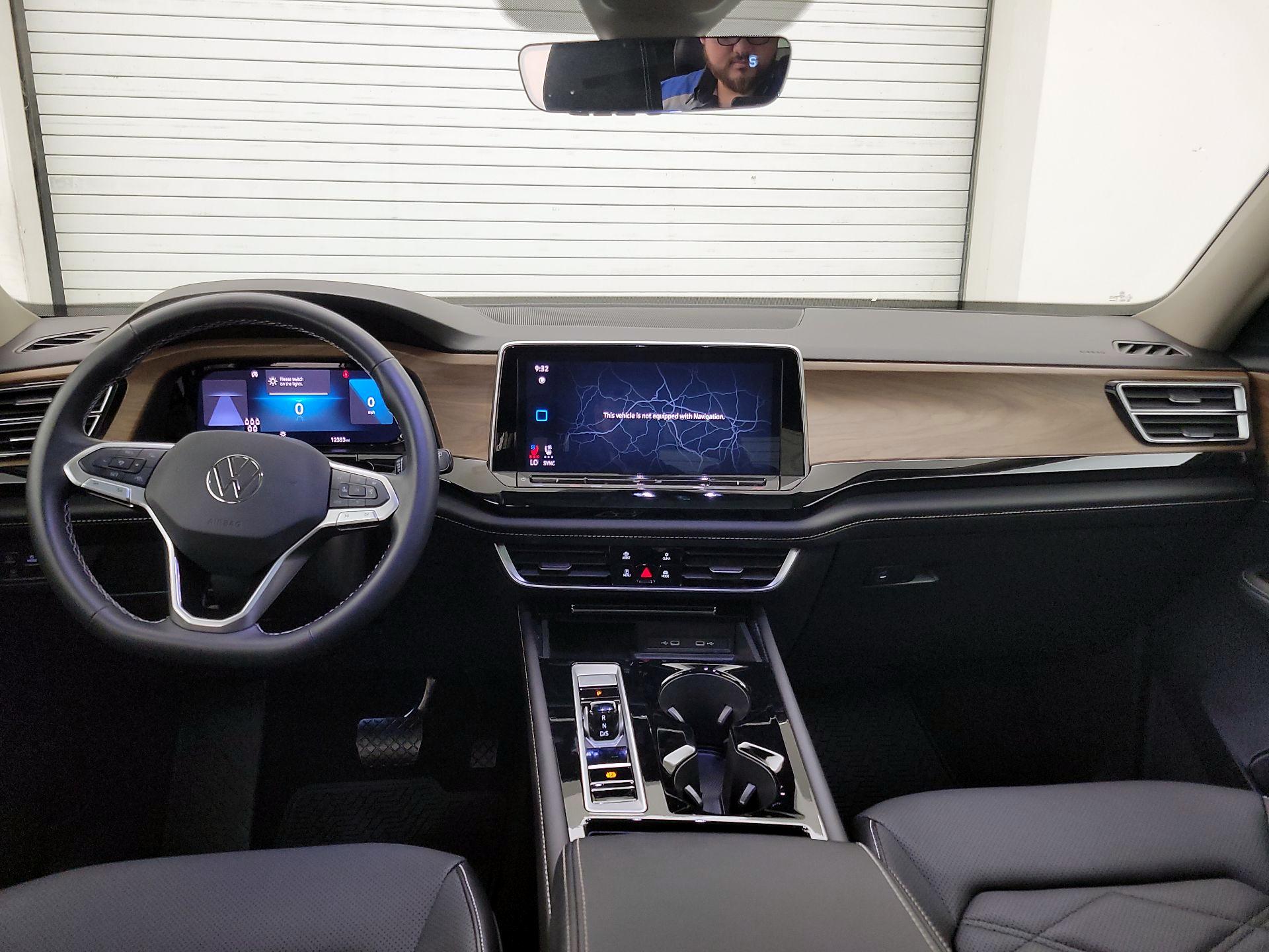 Thumbnail: 2024 Volkswagen Atlas - 9
