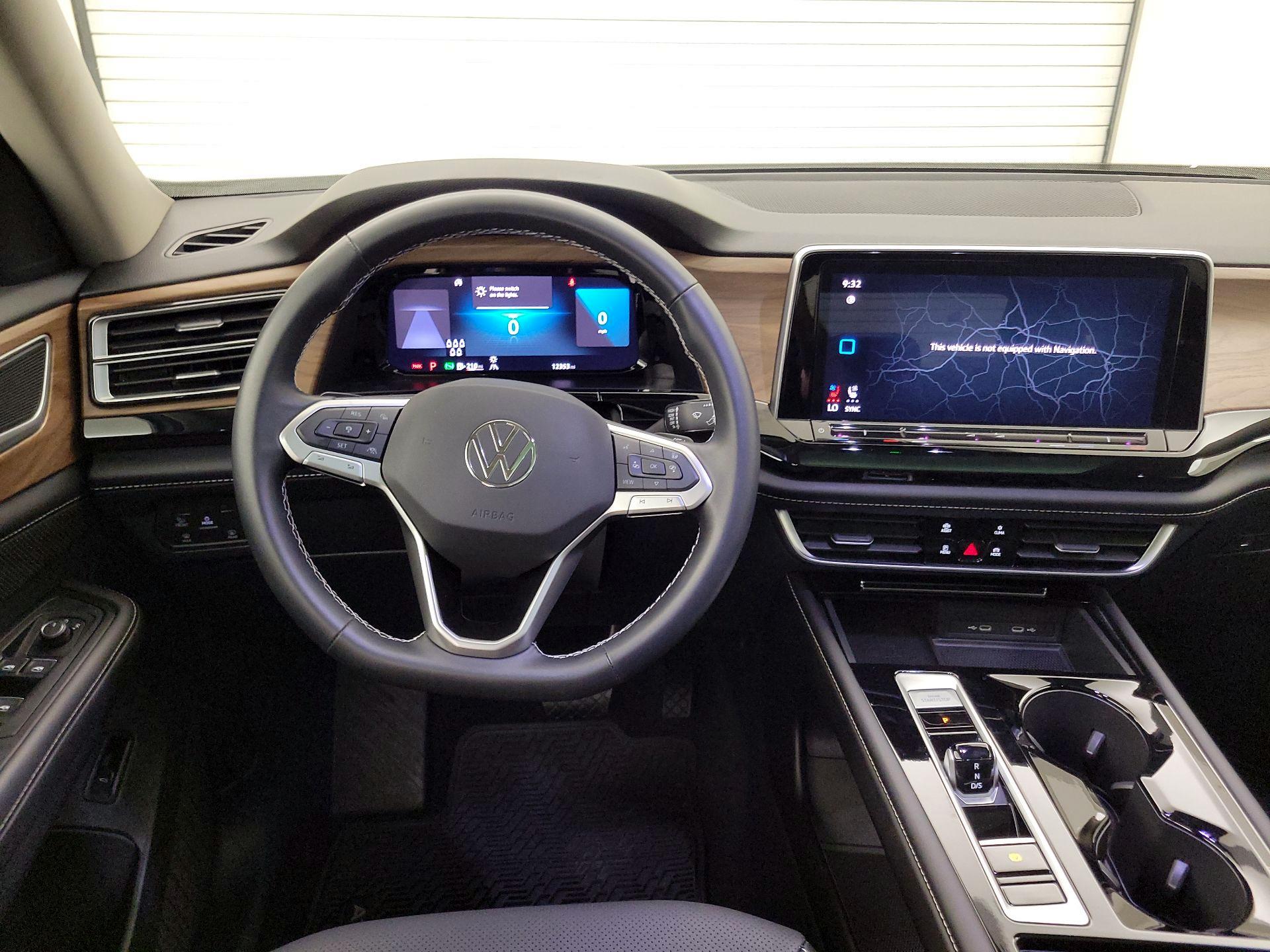 Thumbnail: 2024 Volkswagen Atlas - 10