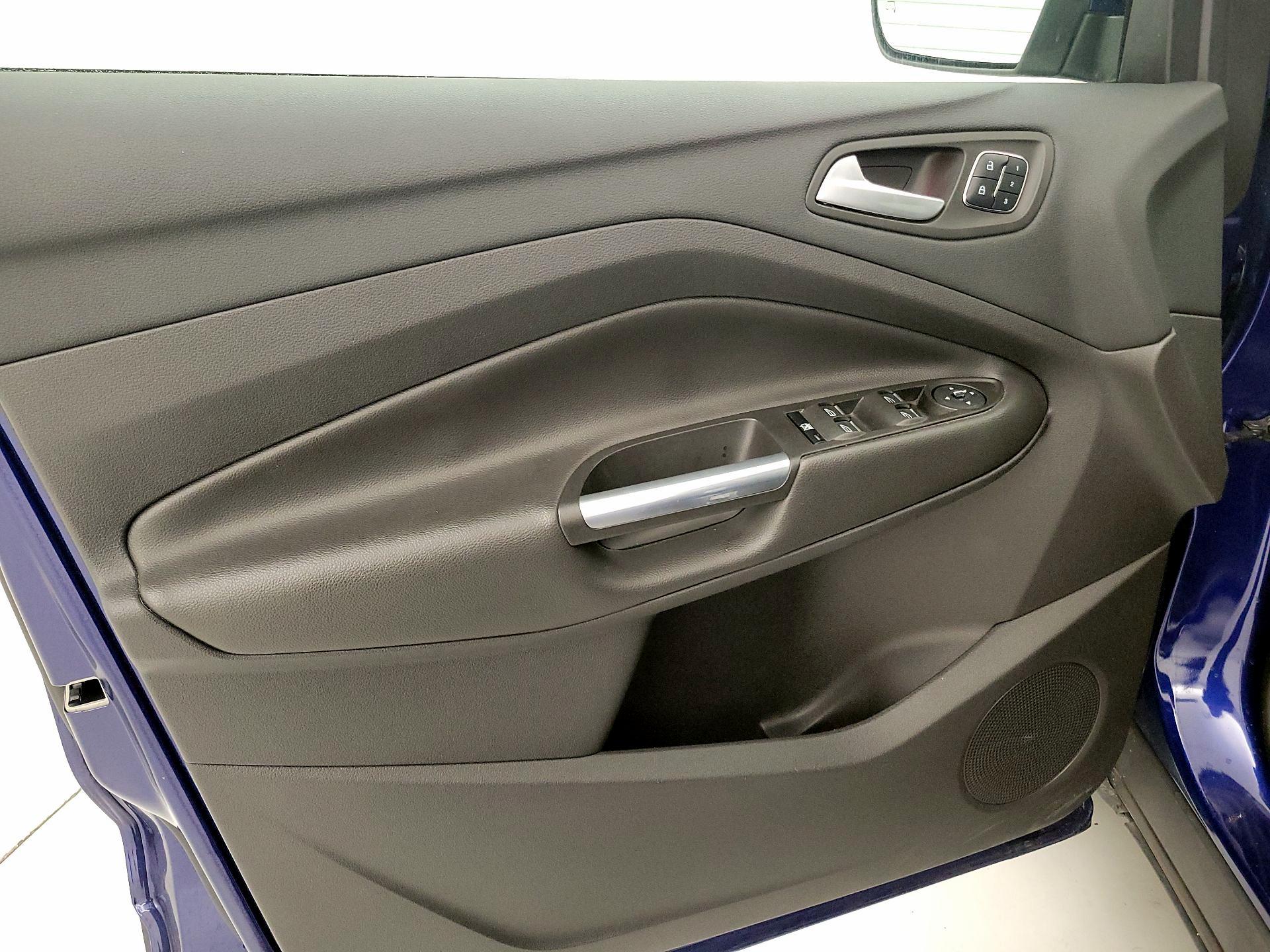 Thumbnail: 2016 Ford Escape - 12