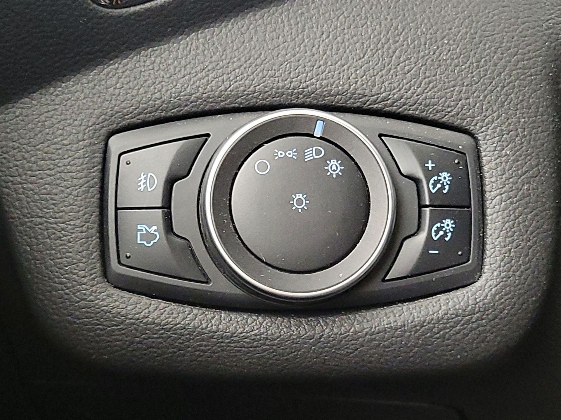 Thumbnail: 2016 Ford Escape - 13