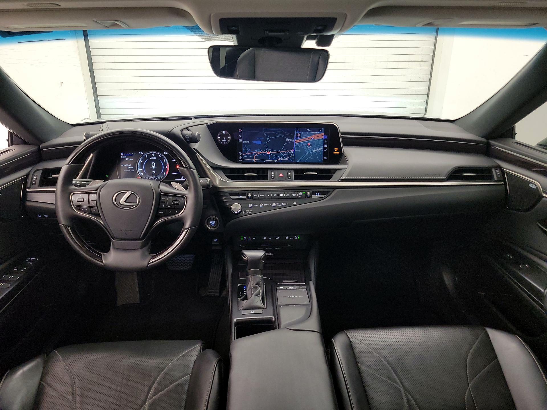 Thumbnail: 2021 Lexus ES - 9